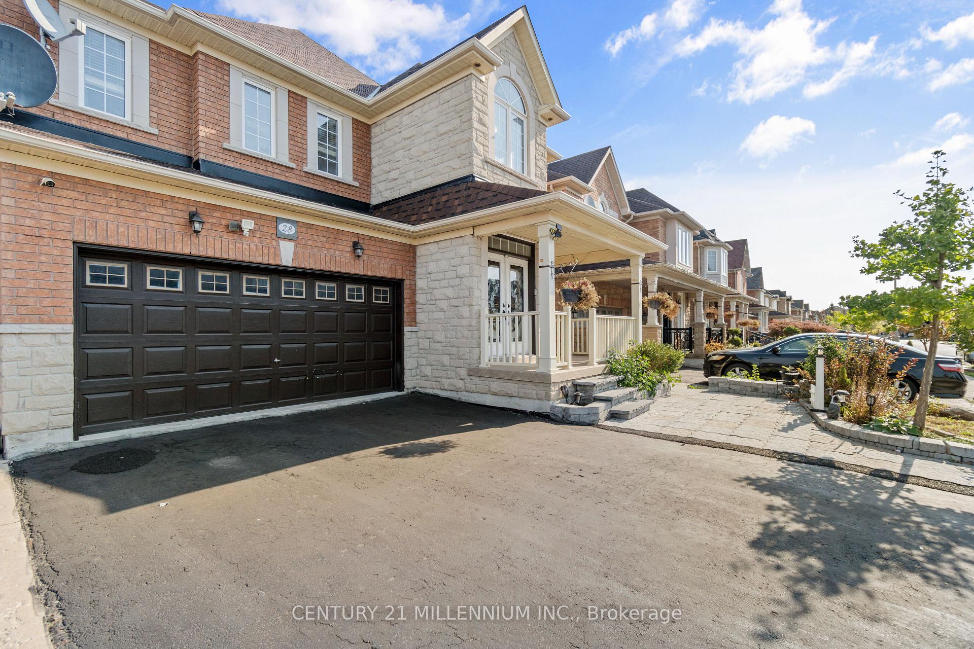 Photo 2 of 28 Powell Drive, Brampton, Sandringham-Wellington — HOMEH