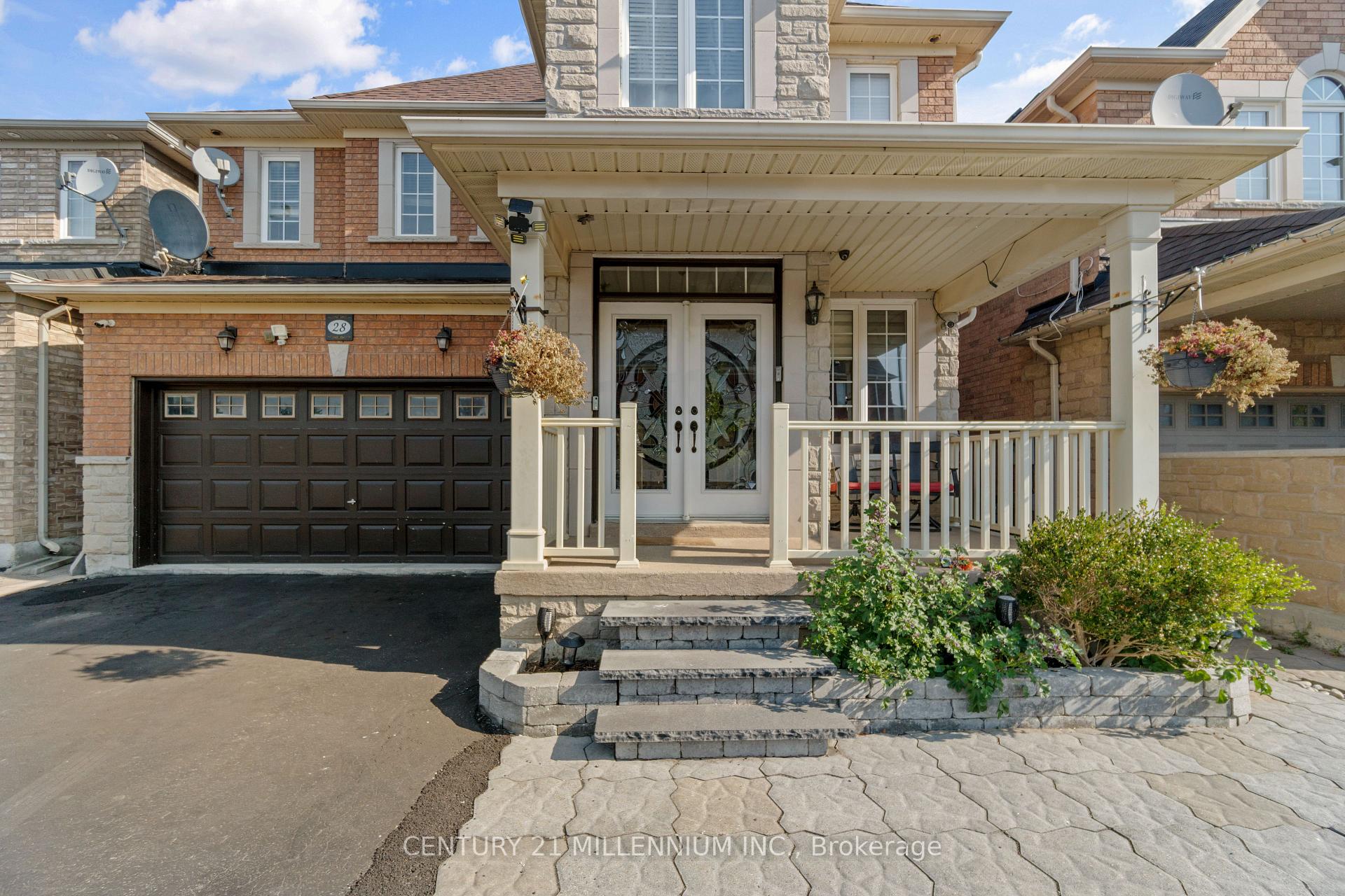 Photo 3 of 28 Powell Drive, Brampton, Sandringham-Wellington — HOMEH