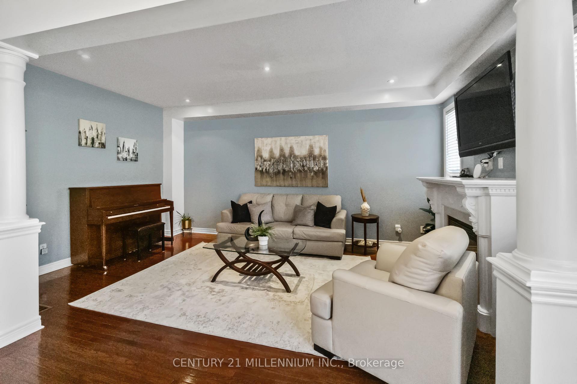 Photo 9 of 28 Powell Drive, Brampton, Sandringham-Wellington — HOMEH