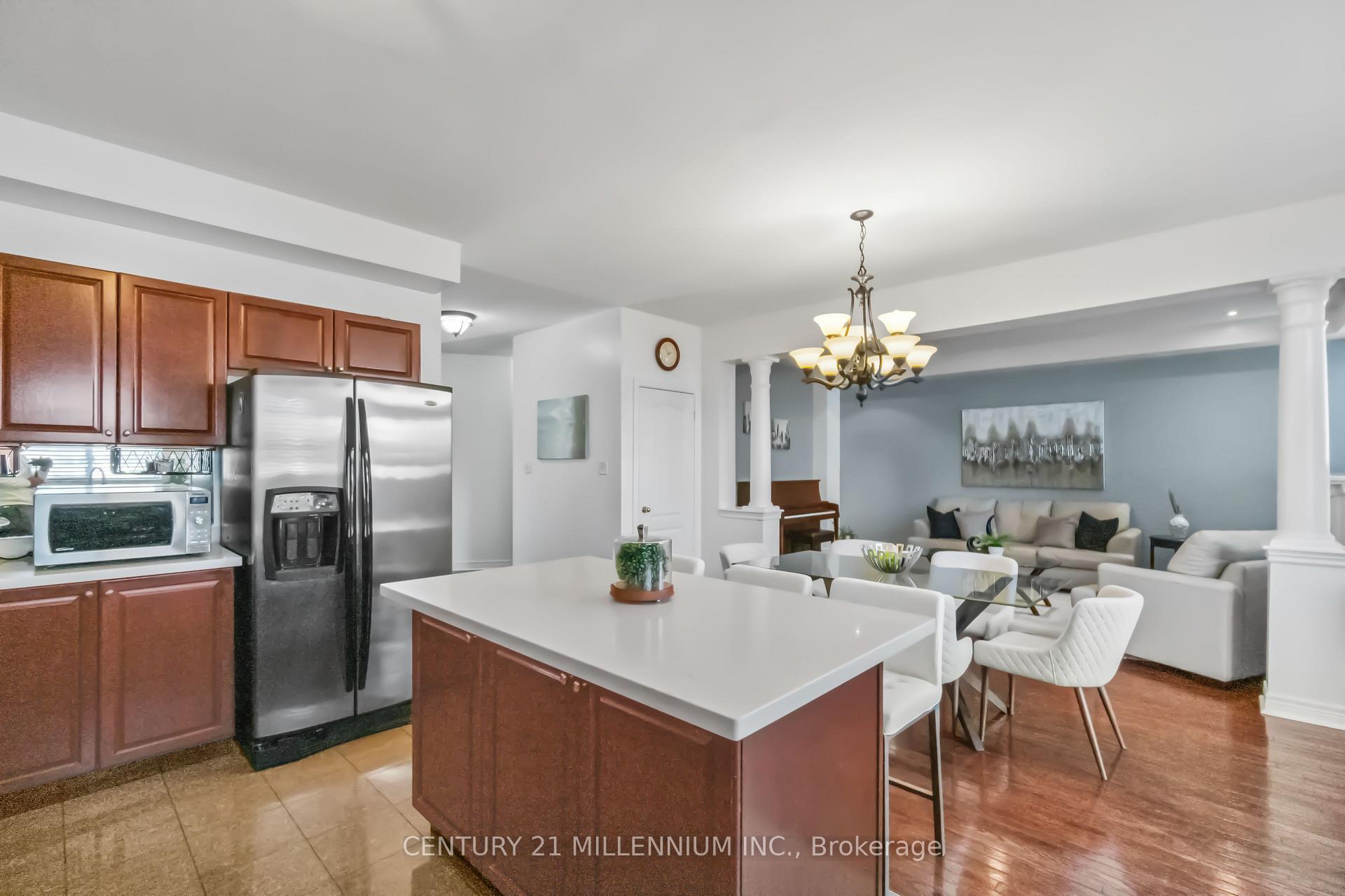 Photo 10 of 28 Powell Drive, Brampton, Sandringham-Wellington — HOMEH