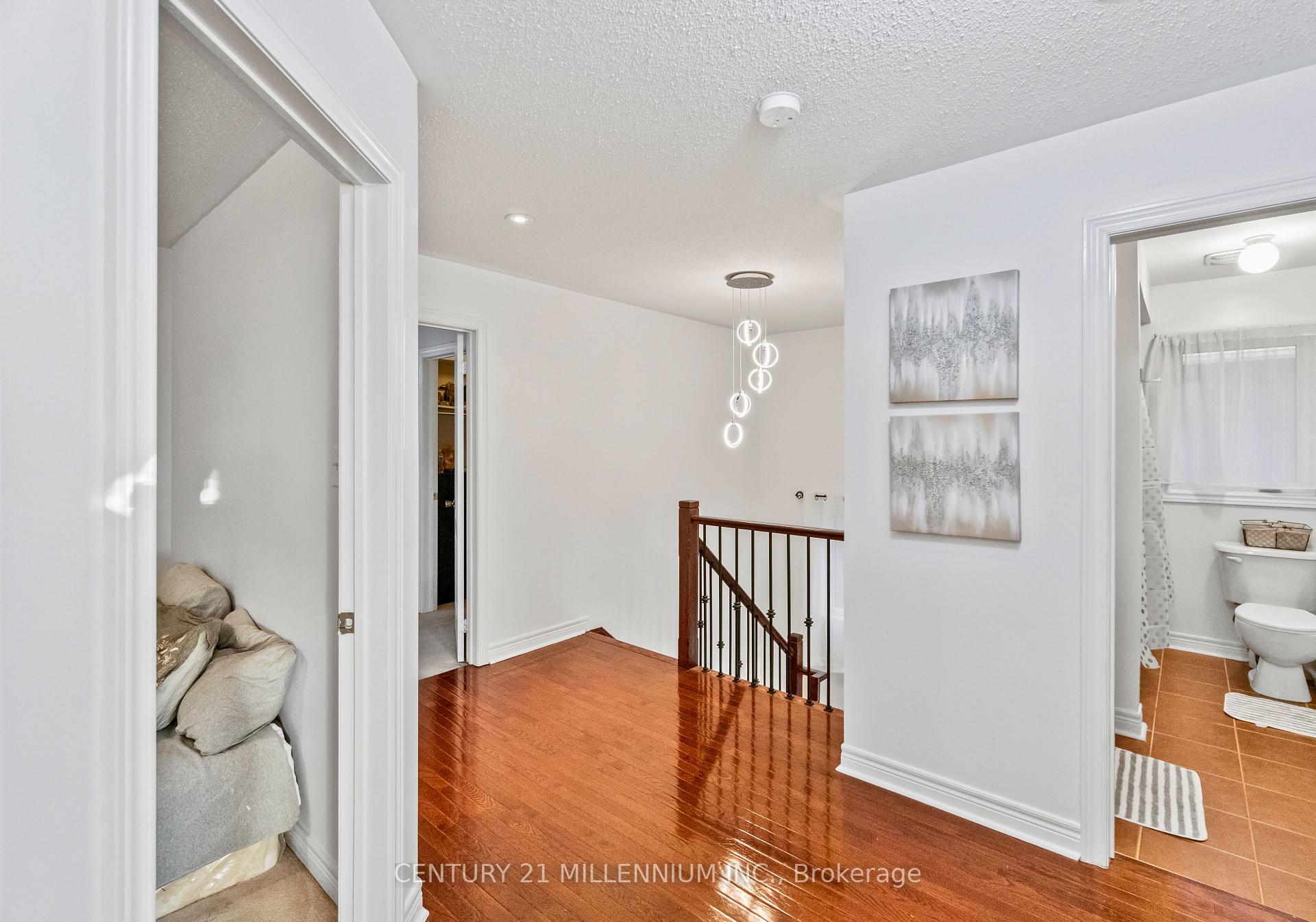 Photo 18 of 28 Powell Drive, Brampton, Sandringham-Wellington — HOMEH