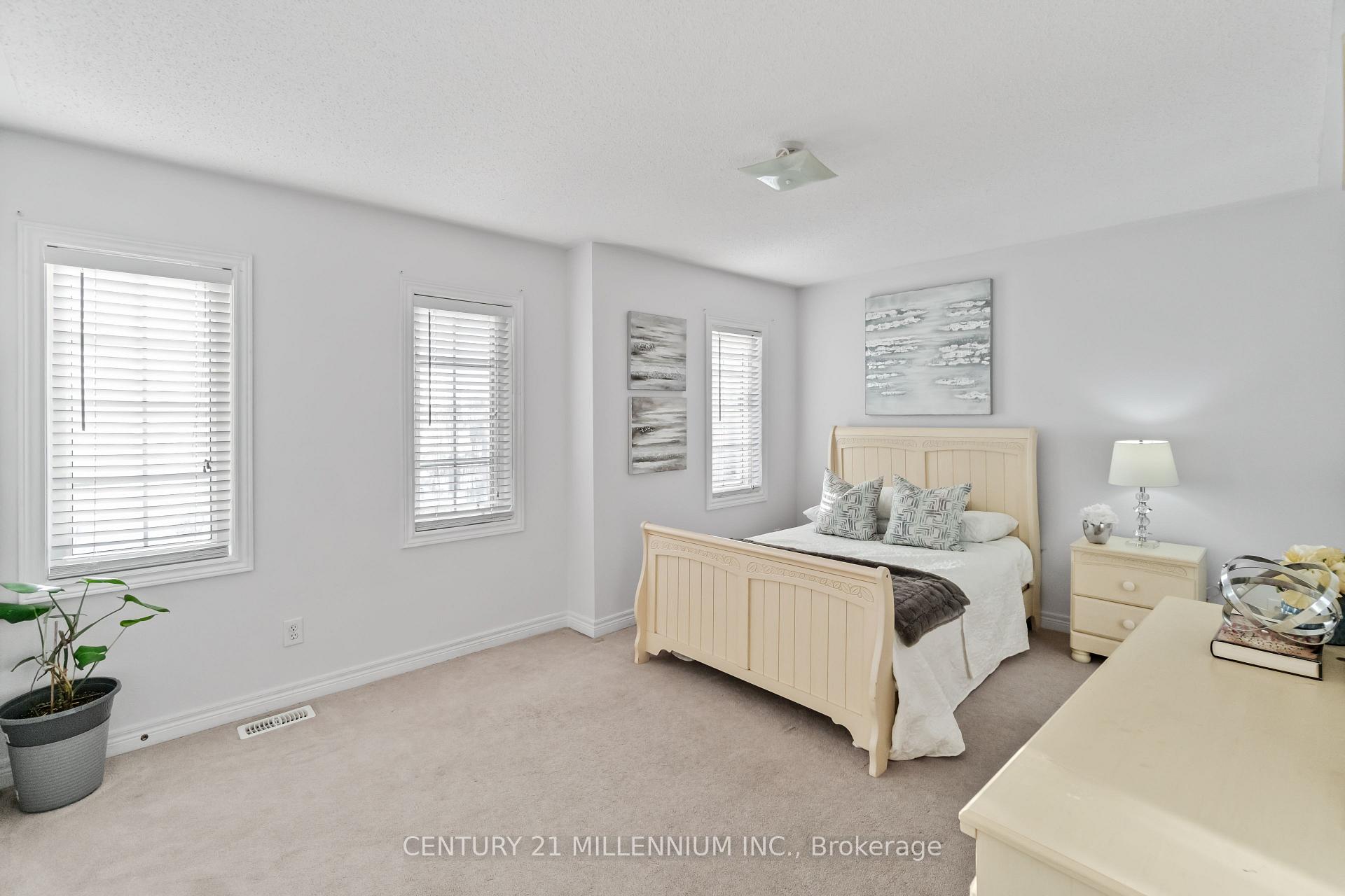 Photo 23 of 28 Powell Drive, Brampton, Sandringham-Wellington — HOMEH