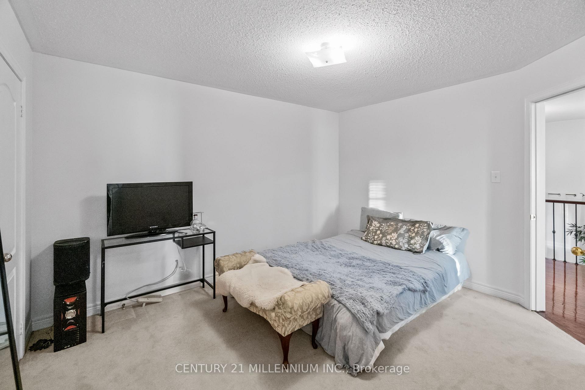 Photo 25 of 28 Powell Drive, Brampton, Sandringham-Wellington — HOMEH