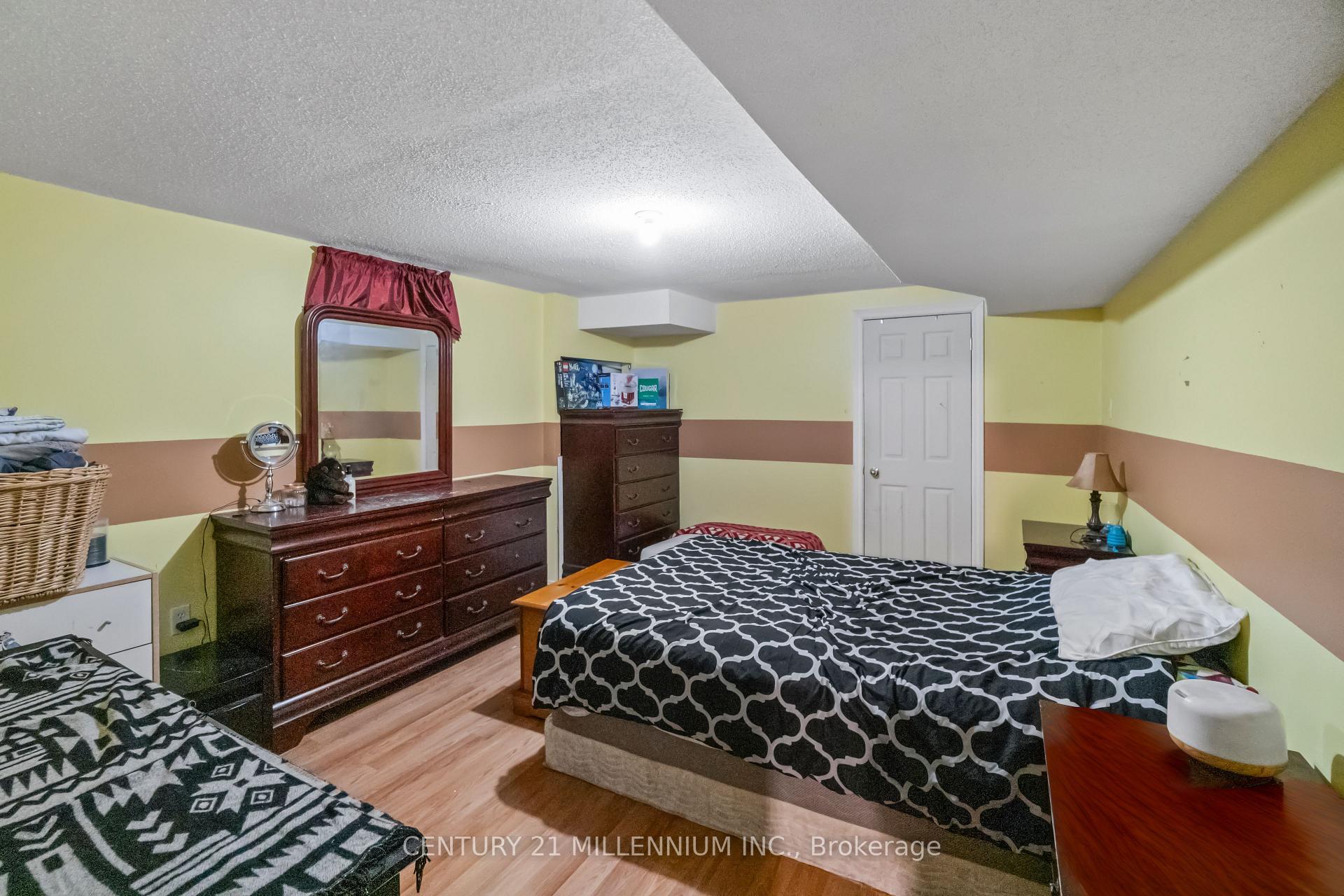 Photo 29 of 28 Powell Drive, Brampton, Sandringham-Wellington — HOMEH