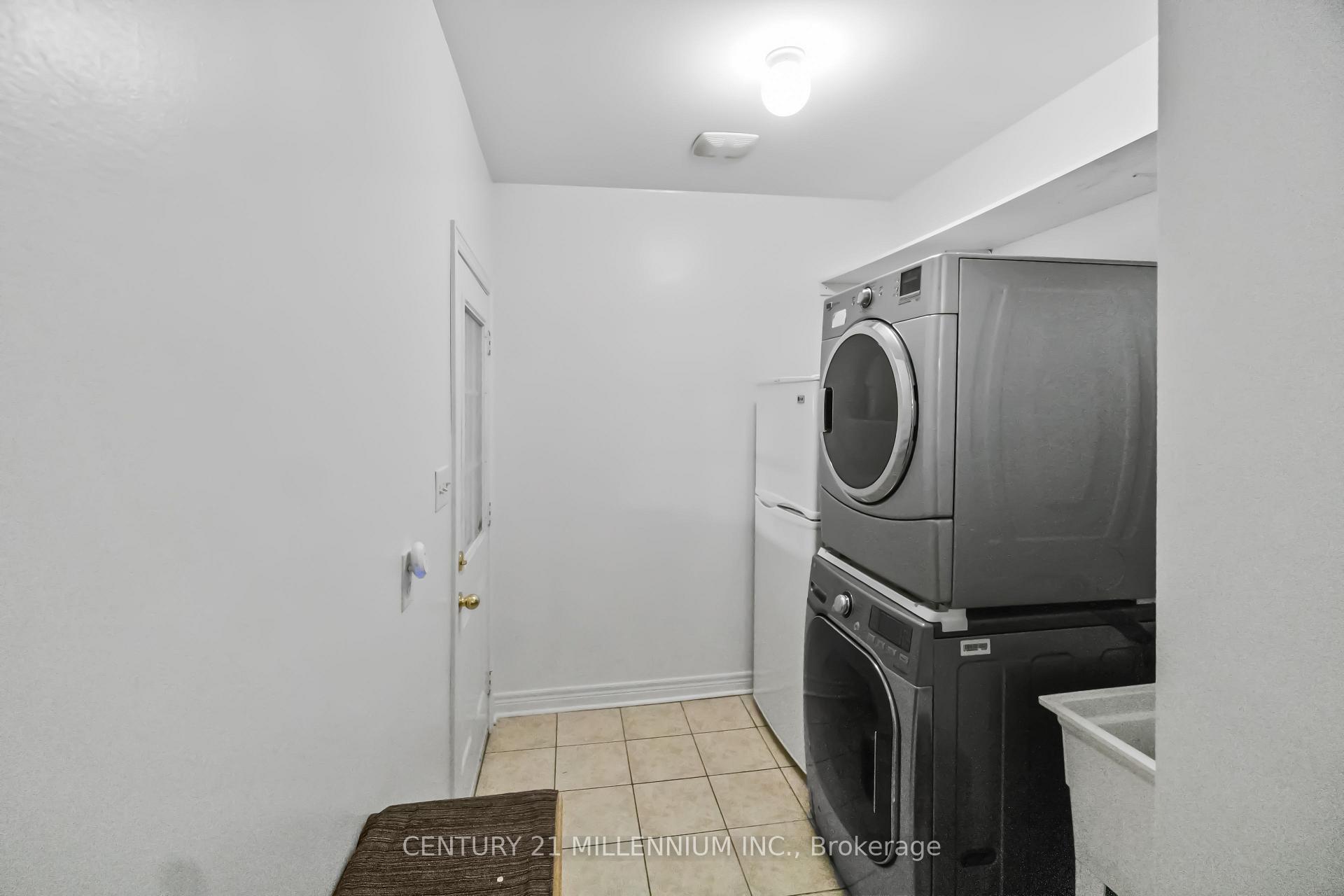 Photo 35 of 28 Powell Drive, Brampton, Sandringham-Wellington — HOMEH