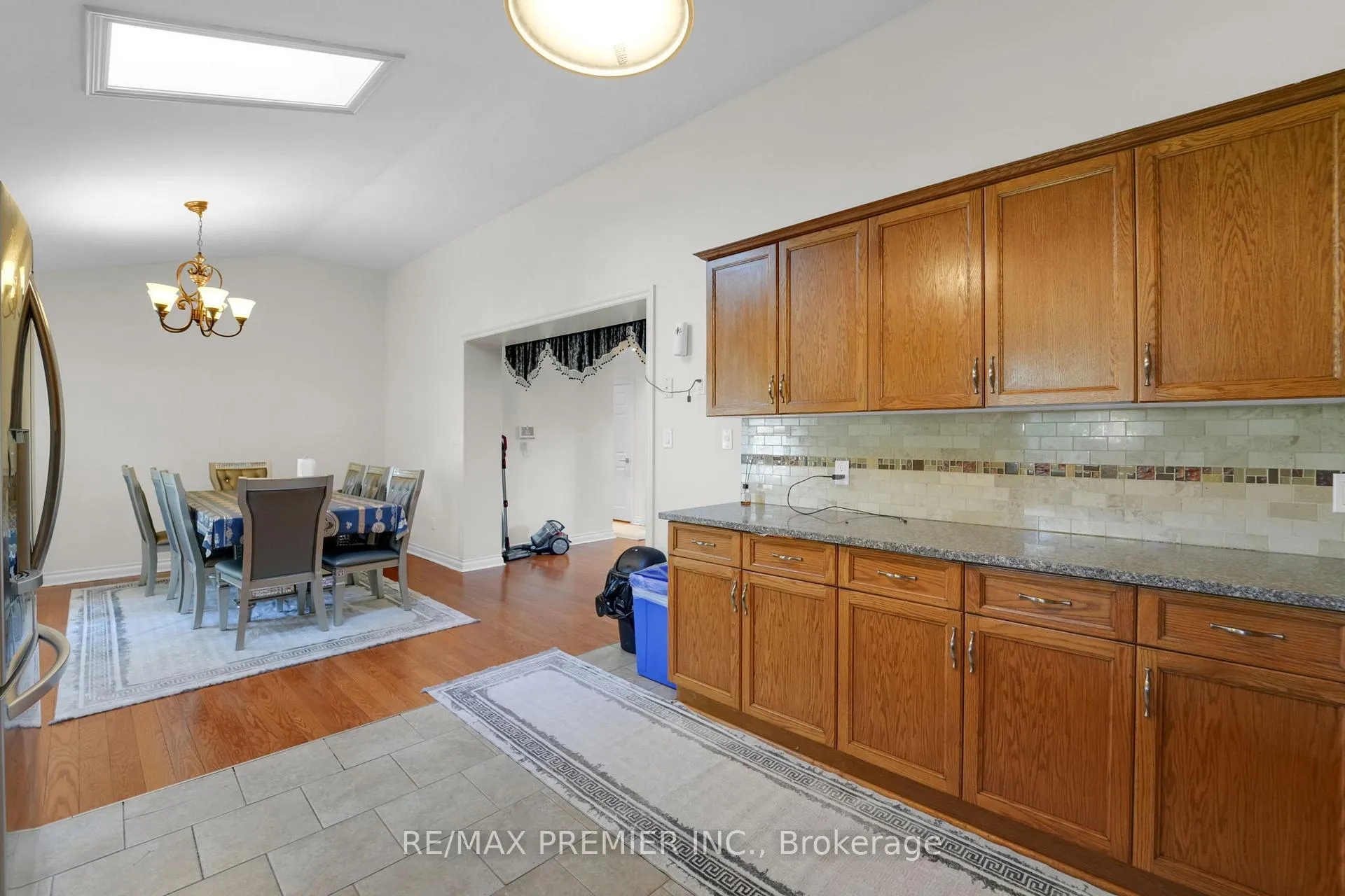 Photo 10 of 12 The Meadows, St. Catharines, Lakeport — HOMEH