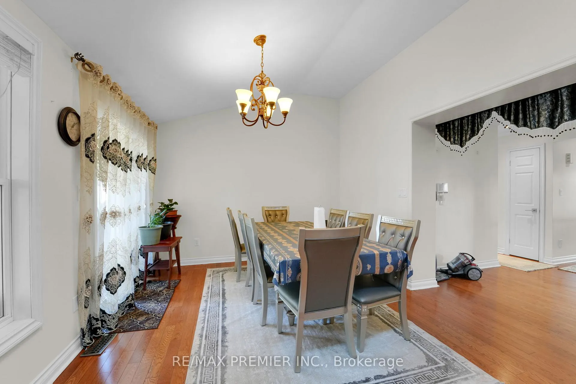 Photo 12 of 12 The Meadows, St. Catharines, Lakeport — HOMEH