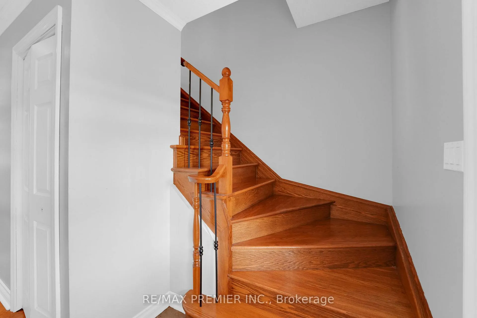 Photo 18 of 12 The Meadows, St. Catharines, Lakeport — HOMEH