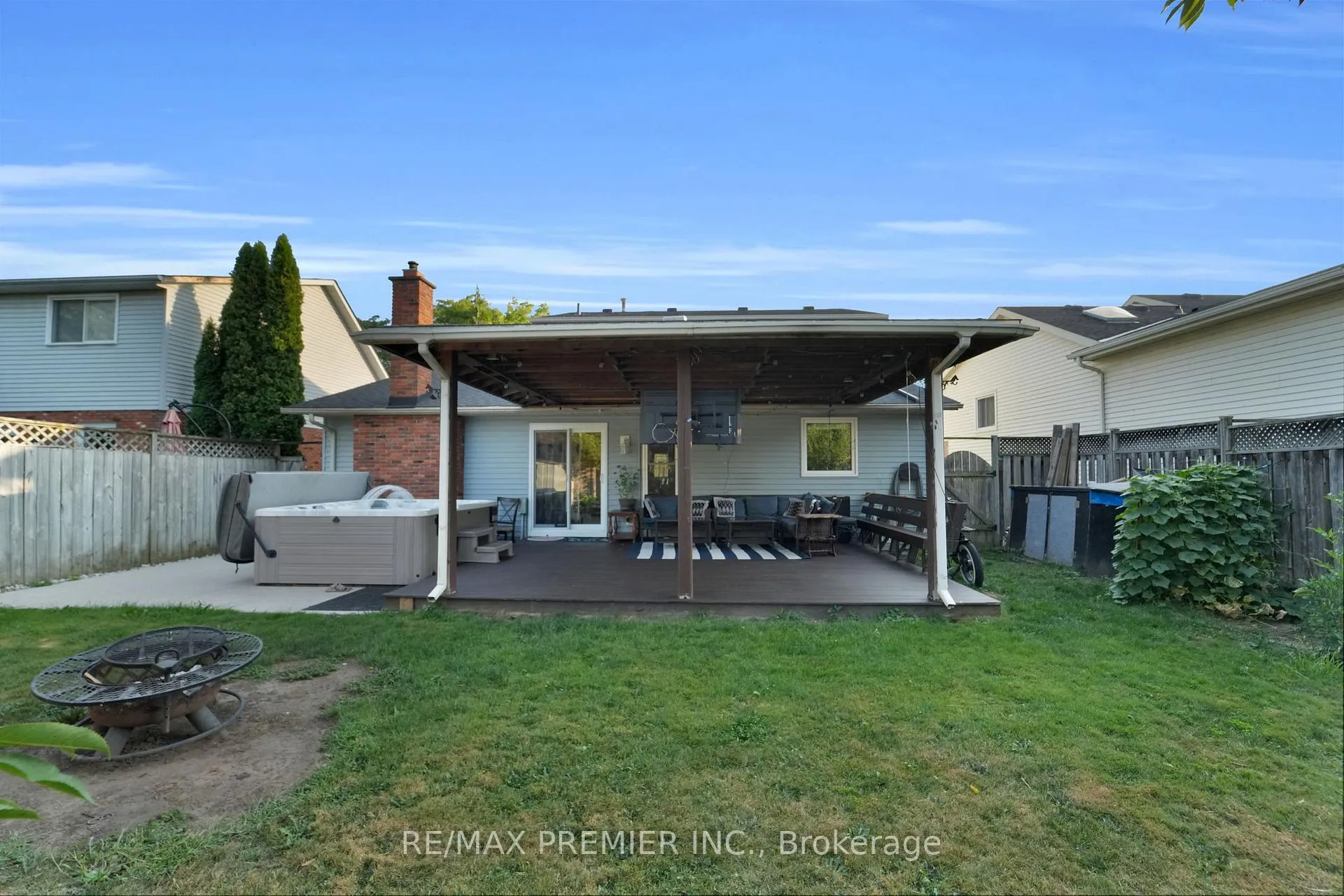 Photo 38 of 12 The Meadows, St. Catharines, Lakeport — HOMEH
