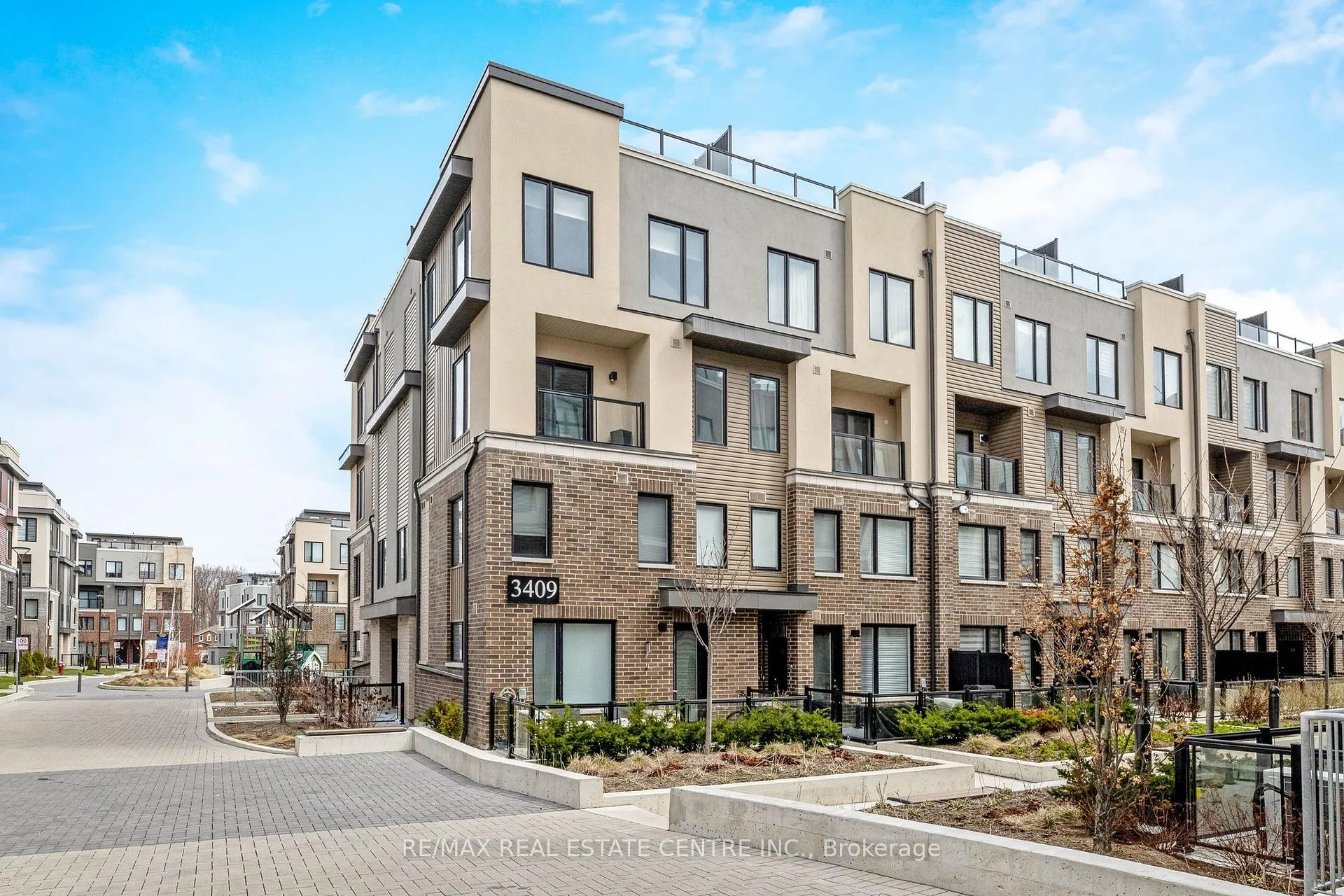 Front of Unit 18, 3409 Ridgeway Drive