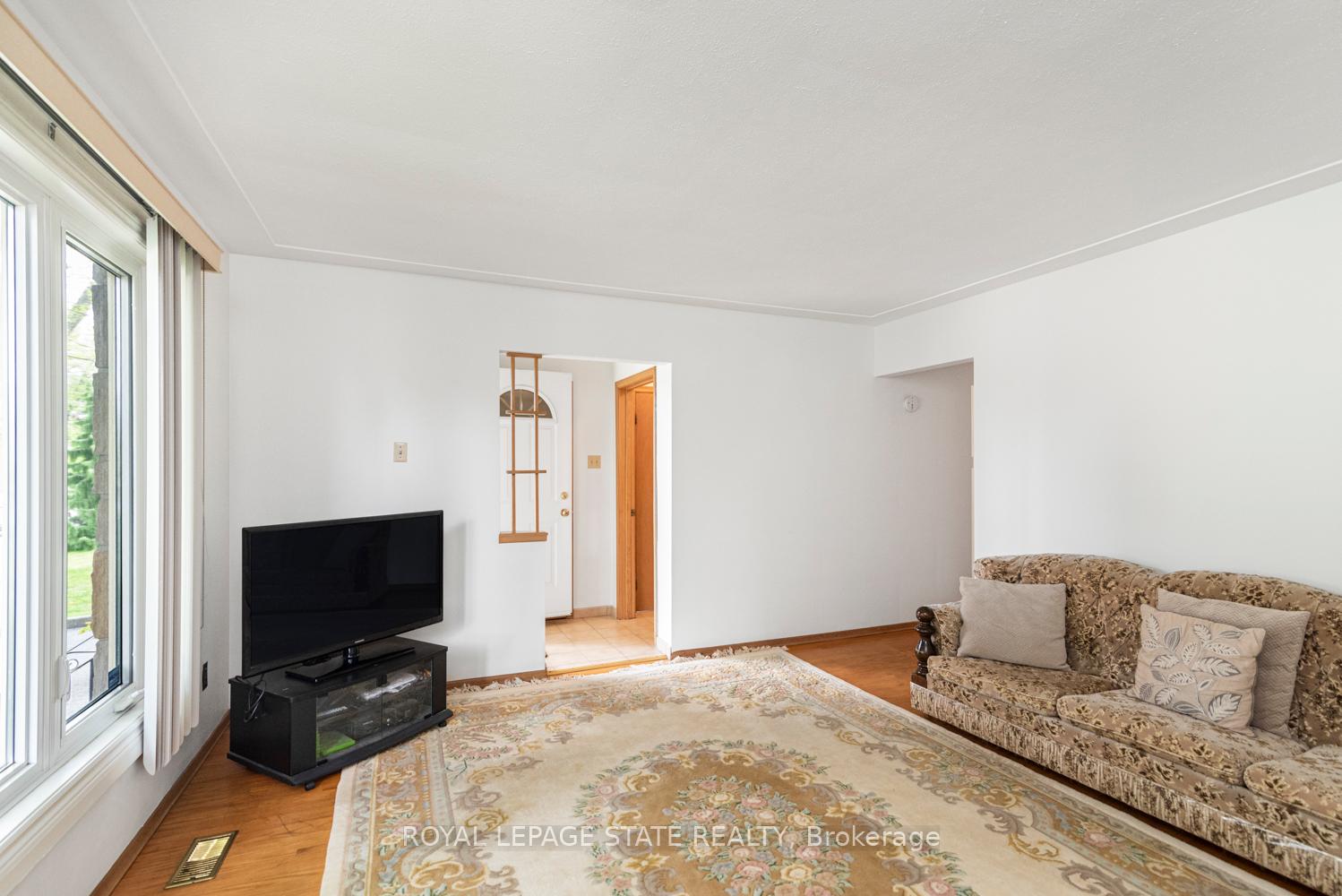 Photo 4 of 30 Greeningdon Drive, Hamilton, Greeningdon — HOMEH
