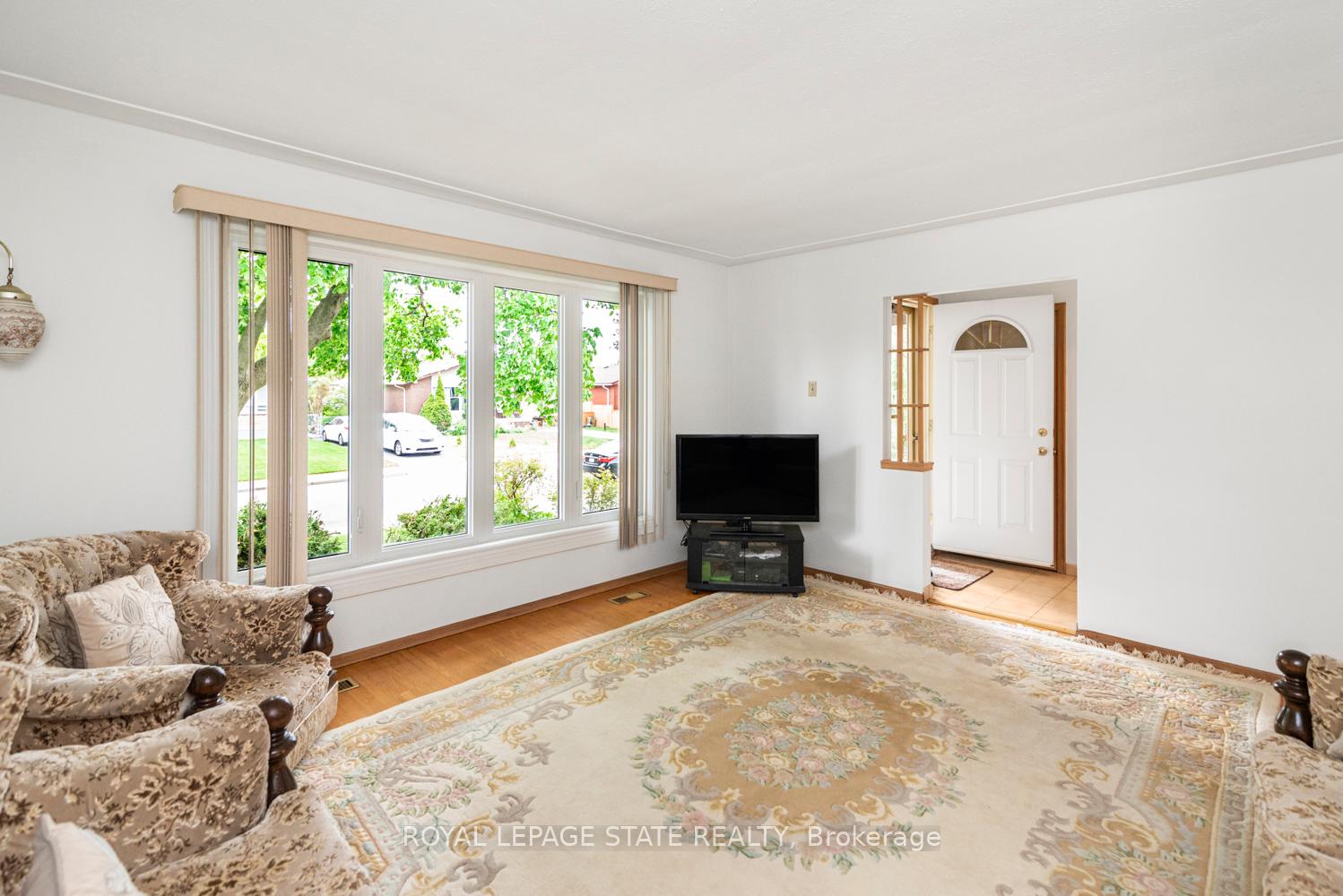 Photo 5 of 30 Greeningdon Drive, Hamilton, Greeningdon — HOMEH