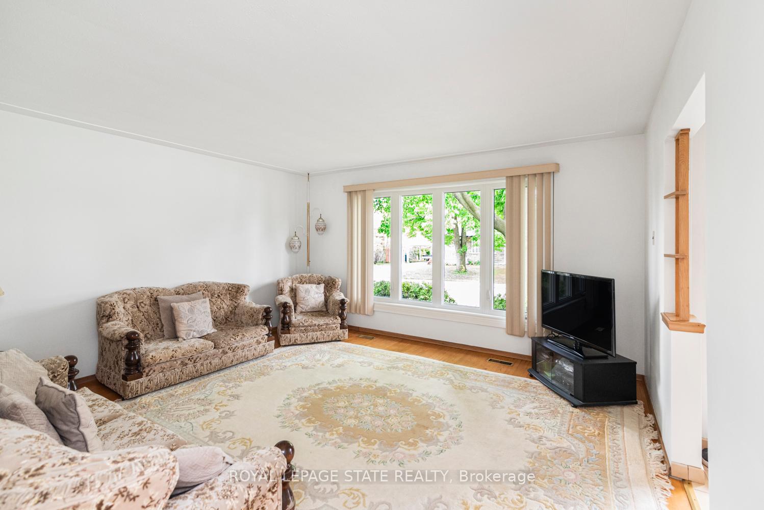 Photo 6 of 30 Greeningdon Drive, Hamilton, Greeningdon — HOMEH