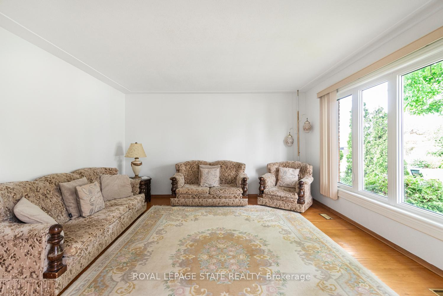 Photo 7 of 30 Greeningdon Drive, Hamilton, Greeningdon — HOMEH