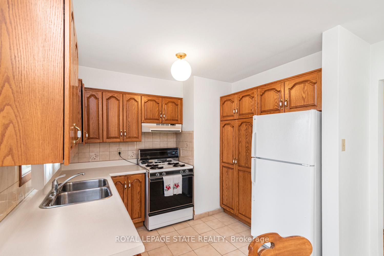 Photo 10 of 30 Greeningdon Drive, Hamilton, Greeningdon — HOMEH