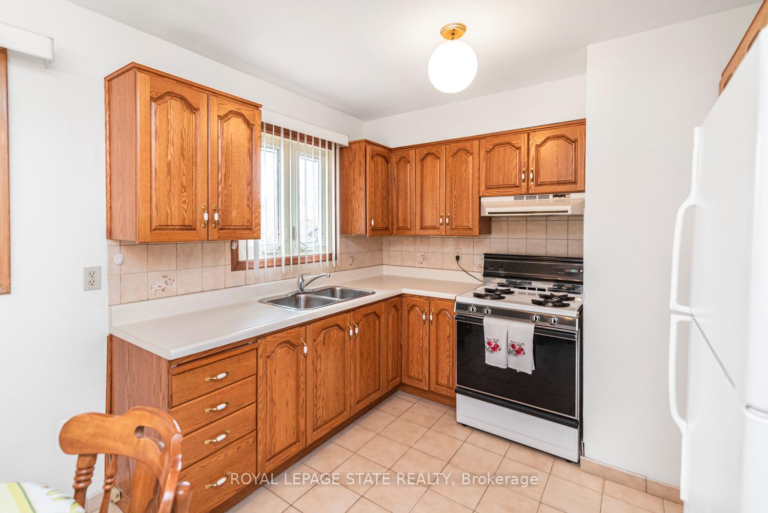 Photo 11 of 30 Greeningdon Drive, Hamilton, Greeningdon — HOMEH