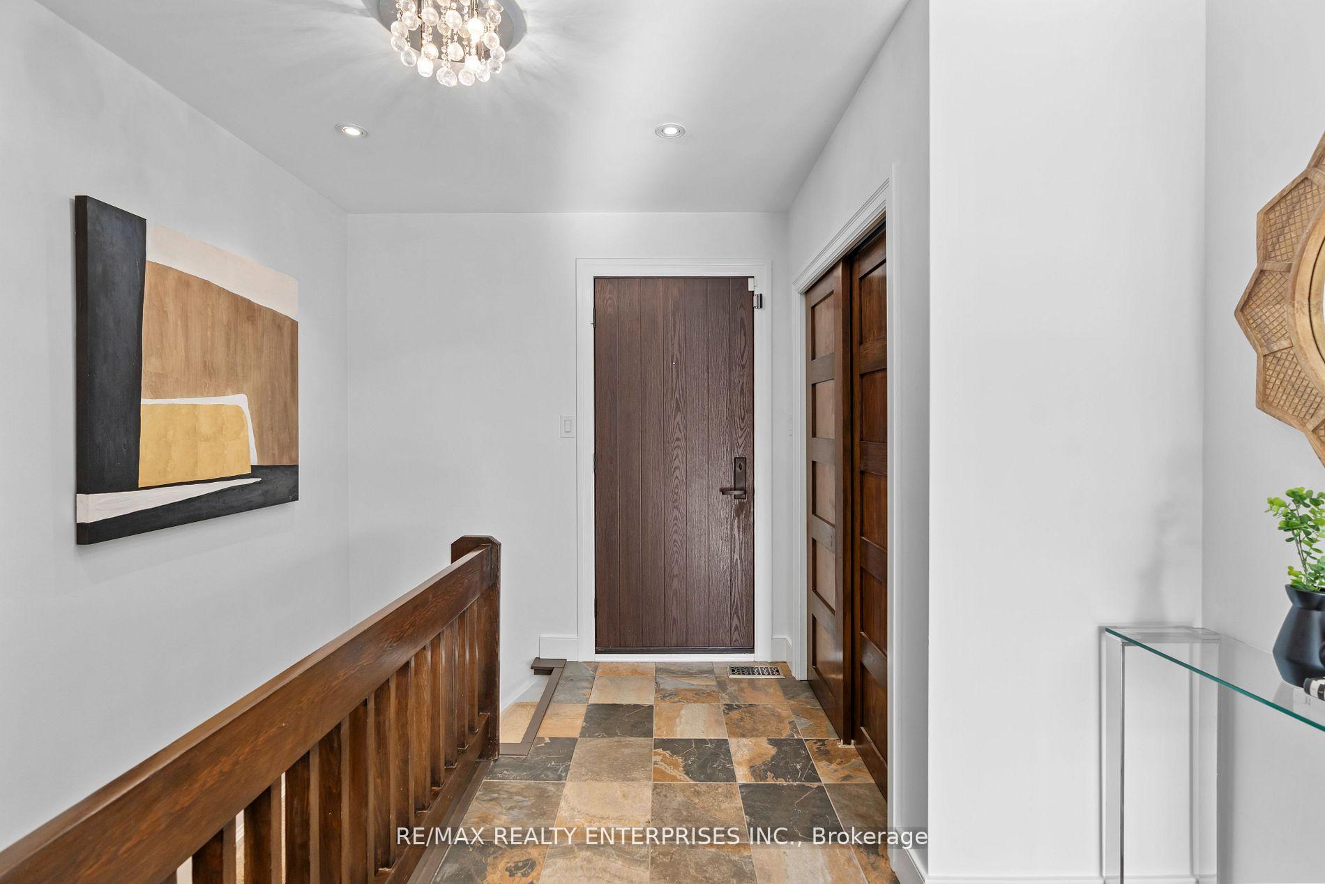 Photo 4 of 75 Robinhood Drive, Hamilton, Dundas — HOMEH