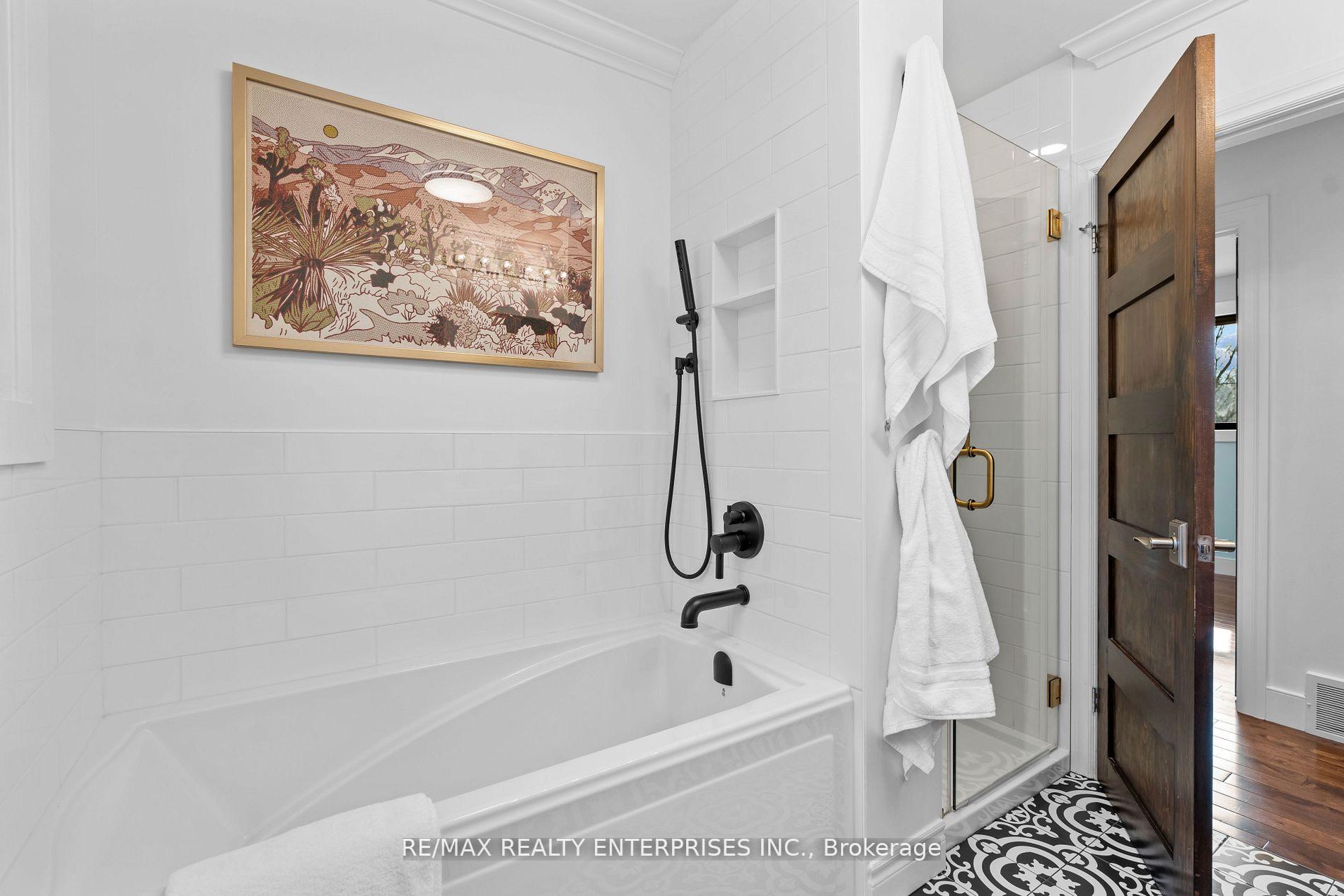 Photo 15 of 75 Robinhood Drive, Hamilton, Dundas — HOMEH
