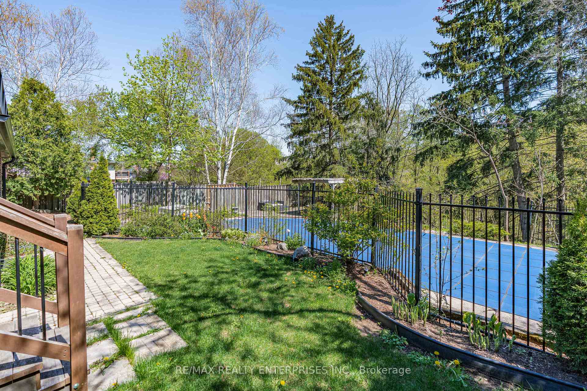 Photo 35 of 75 Robinhood Drive, Hamilton, Dundas — HOMEH
