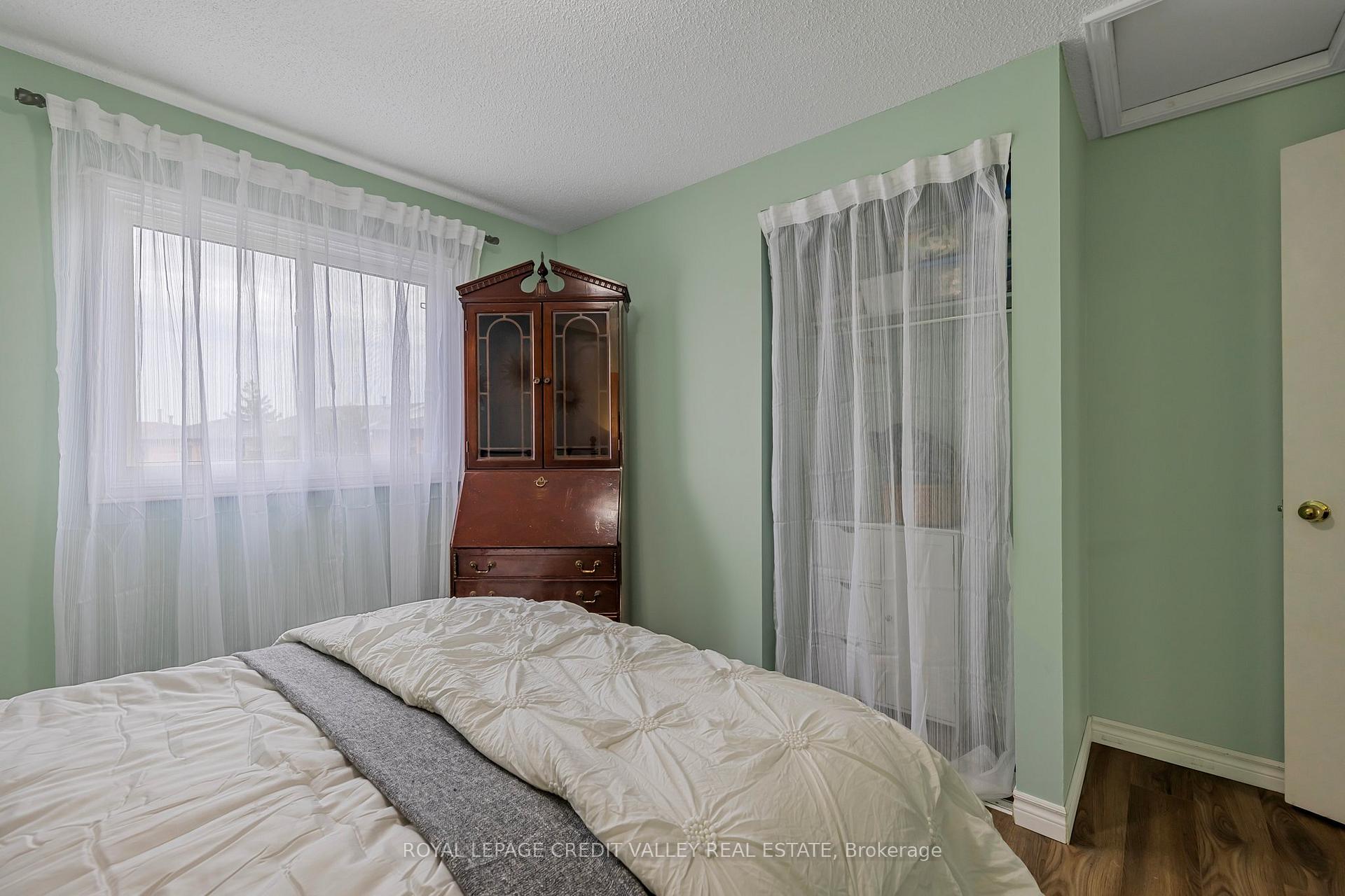 Photo 9 of 65 Martindale Crescent, Brampton, Brampton West — HOMEH