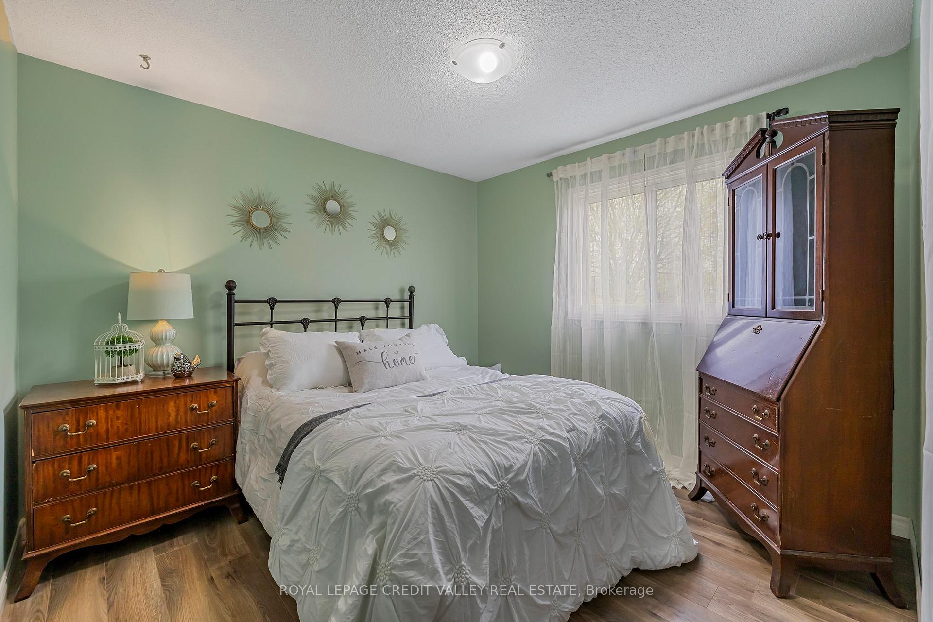 Photo 4 of 65 Martindale Crescent, Brampton, Brampton West — HOMEH