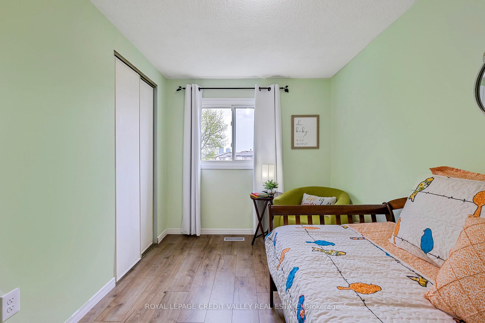 Photo 5 of 65 Martindale Crescent, Brampton, Brampton West — HOMEH