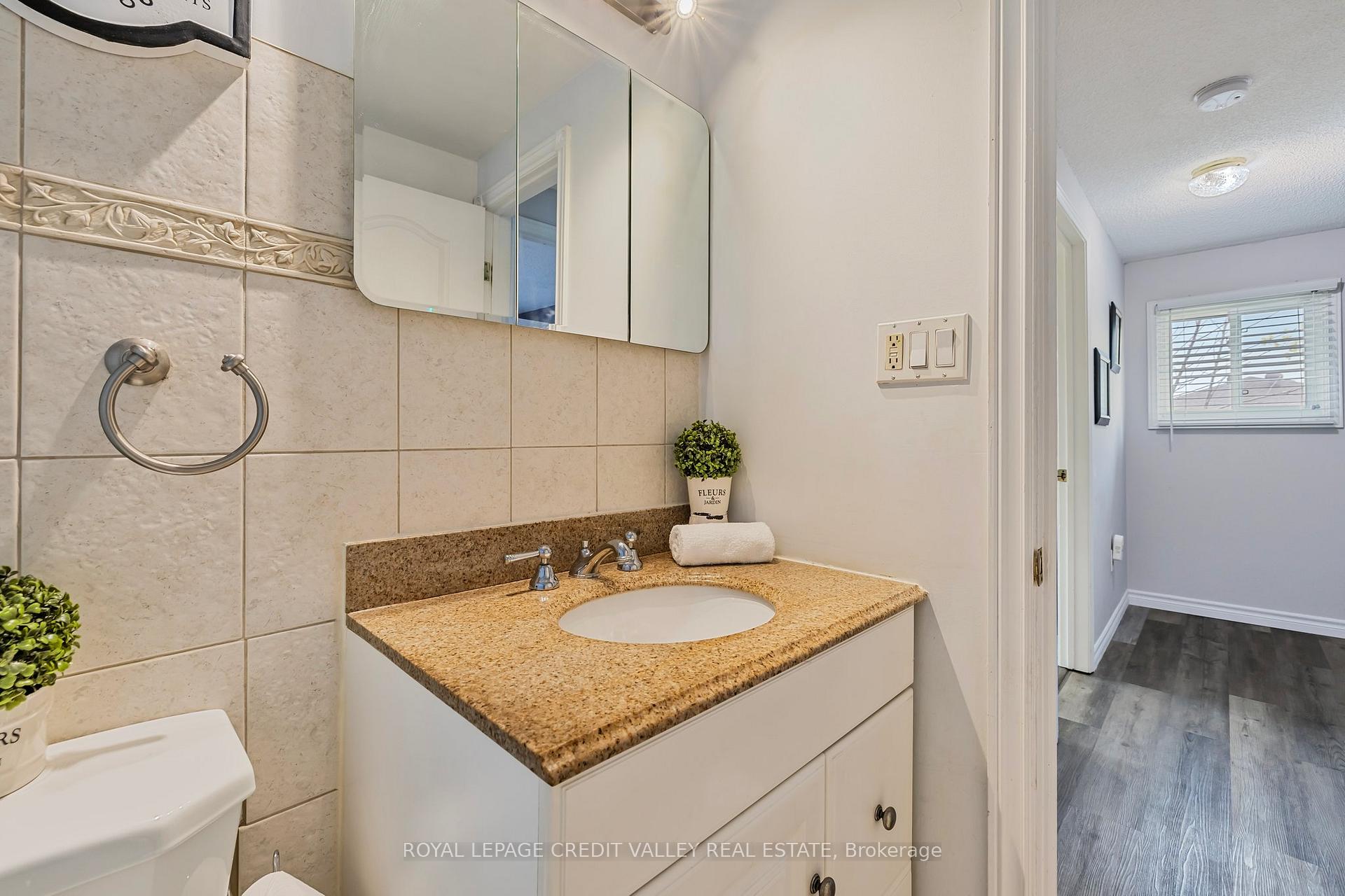 Photo 33 of 65 Martindale Crescent, Brampton, Brampton West — HOMEH