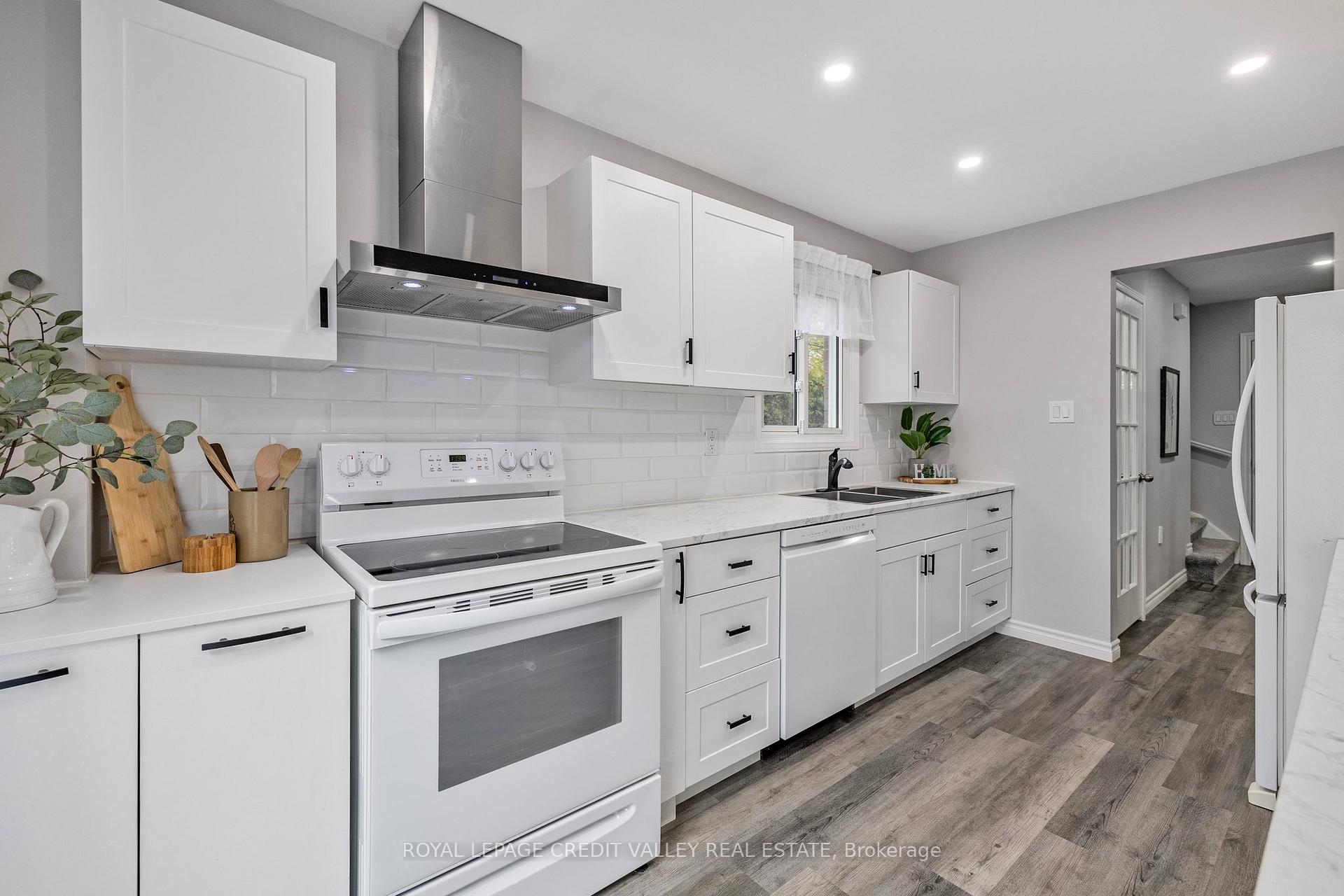 Photo 13 of 65 Martindale Crescent, Brampton, Brampton West — HOMEH