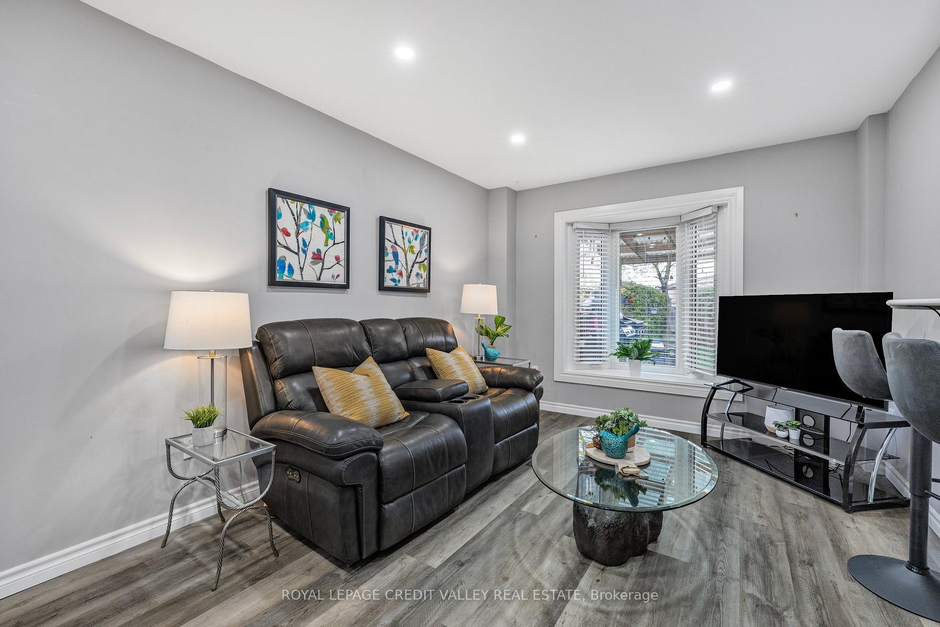 Photo 22 of 65 Martindale Crescent, Brampton, Brampton West — HOMEH