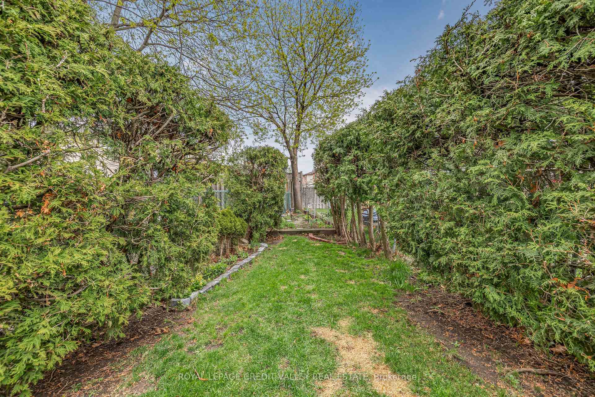 Photo 31 of 65 Martindale Crescent, Brampton, Brampton West — HOMEH