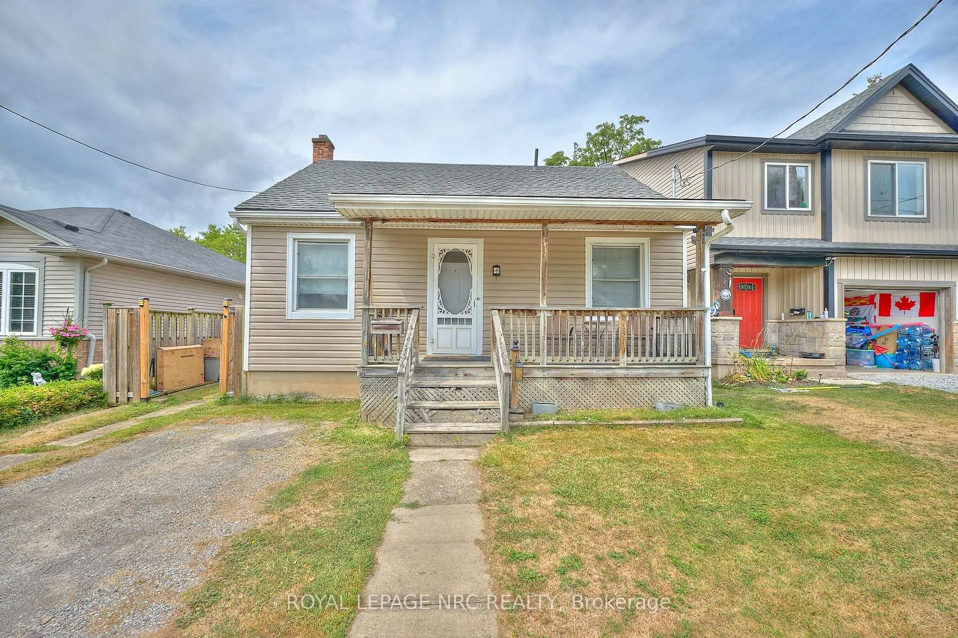 Photo 2 of 8 Woodburn Avenue, St. Catharines, Oakdale — HOMEH