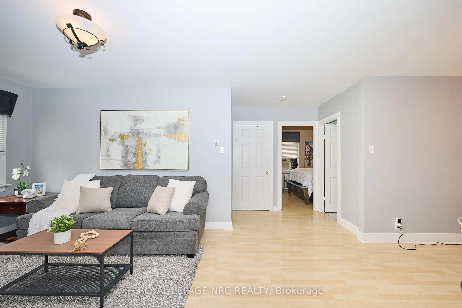 Photo 9 of 8 Woodburn Avenue, St. Catharines, Oakdale — HOMEH