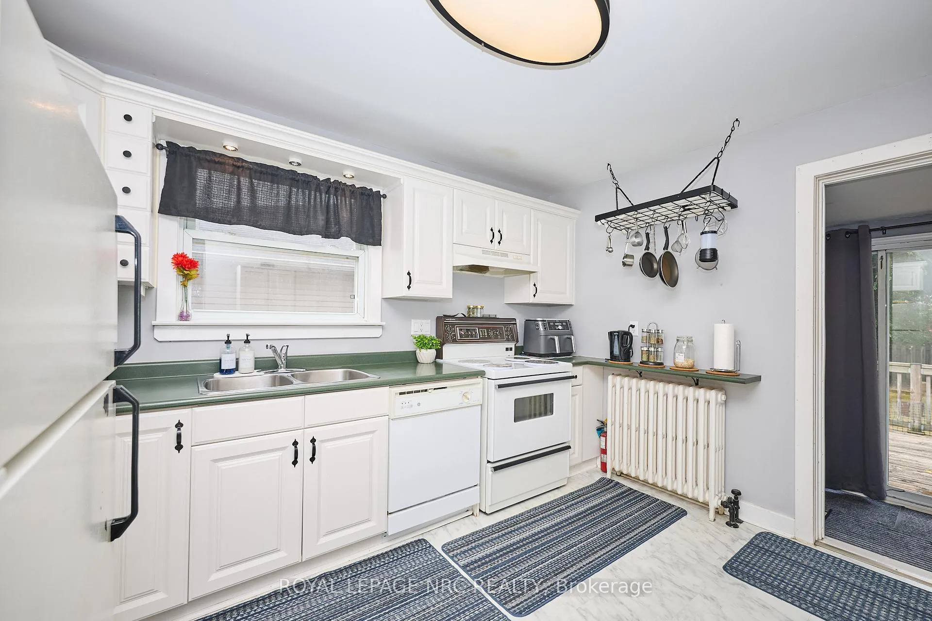 Photo 14 of 8 Woodburn Avenue, St. Catharines, Oakdale — HOMEH