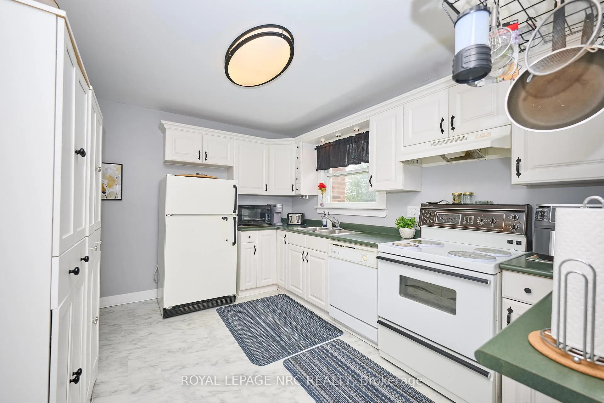 Photo 15 of 8 Woodburn Avenue, St. Catharines, Oakdale — HOMEH