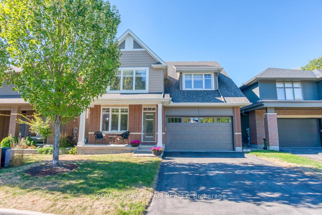 Front of 107 Kitsilano Court
