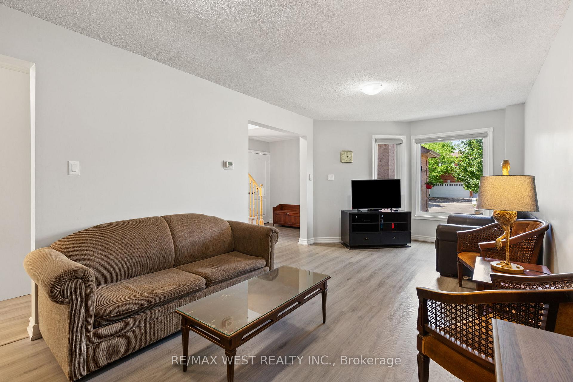 Photo 6 of 10 Horsham Street, Brampton, Brampton West — HOMEH