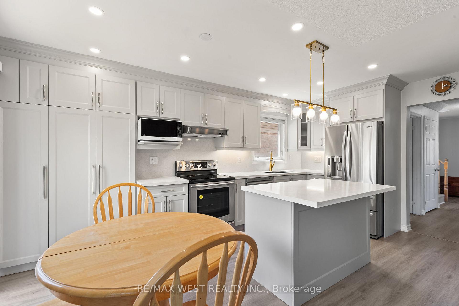 Photo 3 of 10 Horsham Street, Brampton, Brampton West — HOMEH