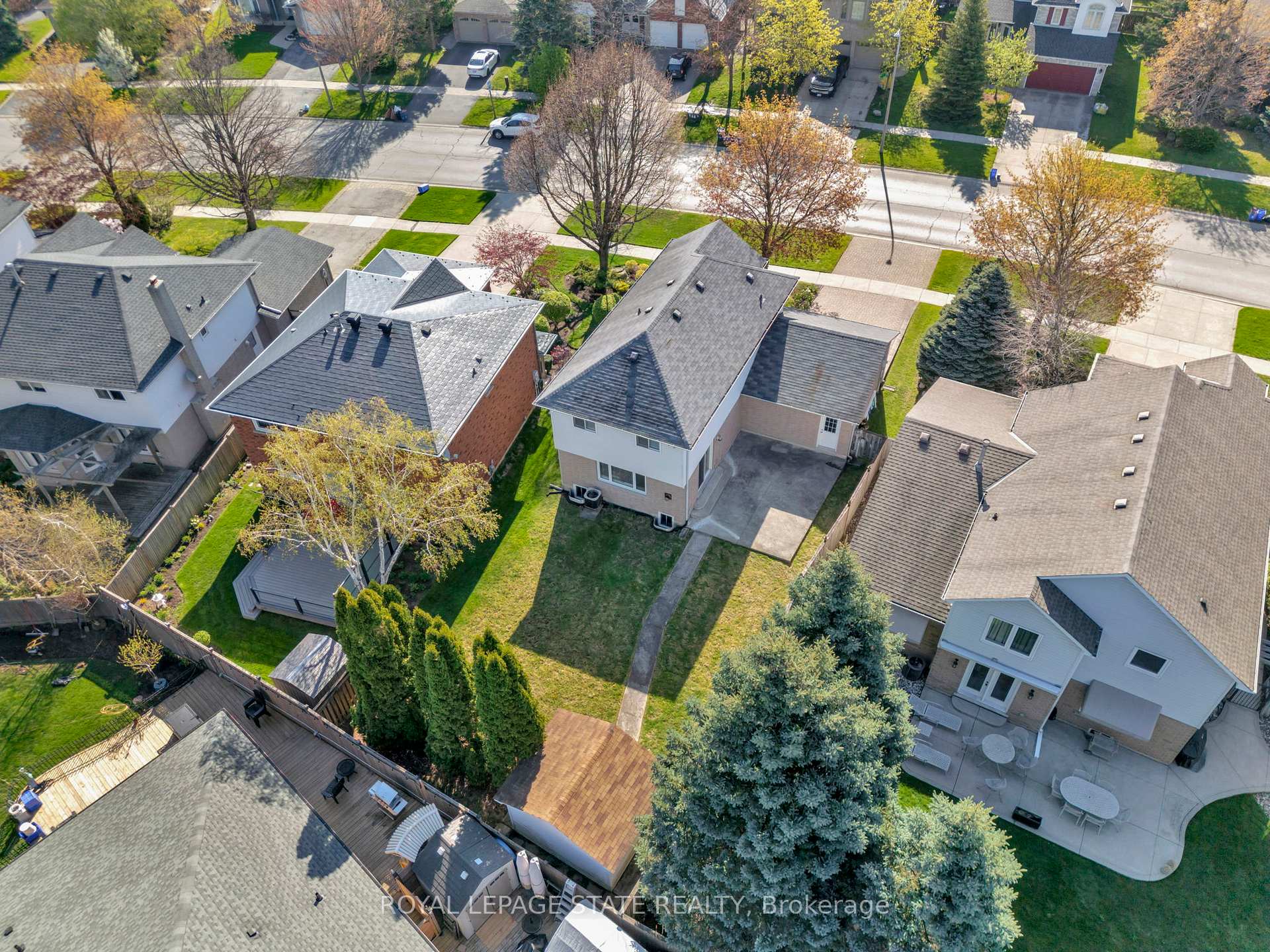 Photo 3 of 60 Kitty Murray Lane, Hamilton, Ancaster — HOMEH