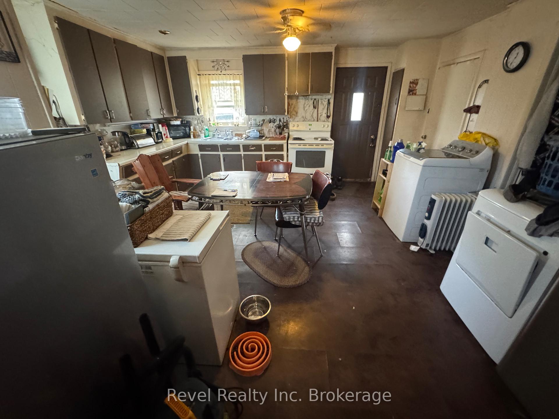 Photo 6 of 171 Sixth Street, Mattawa — HOMEH