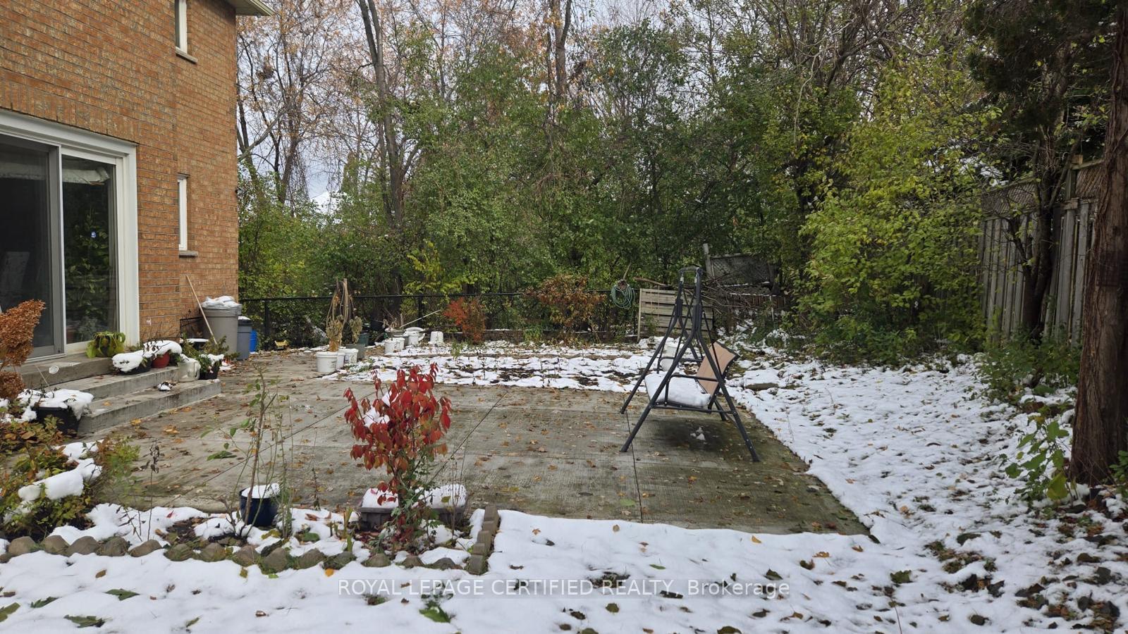 Photo 5 of 21 Lone Oak Avenue, Brampton, Westgate — HOMEH