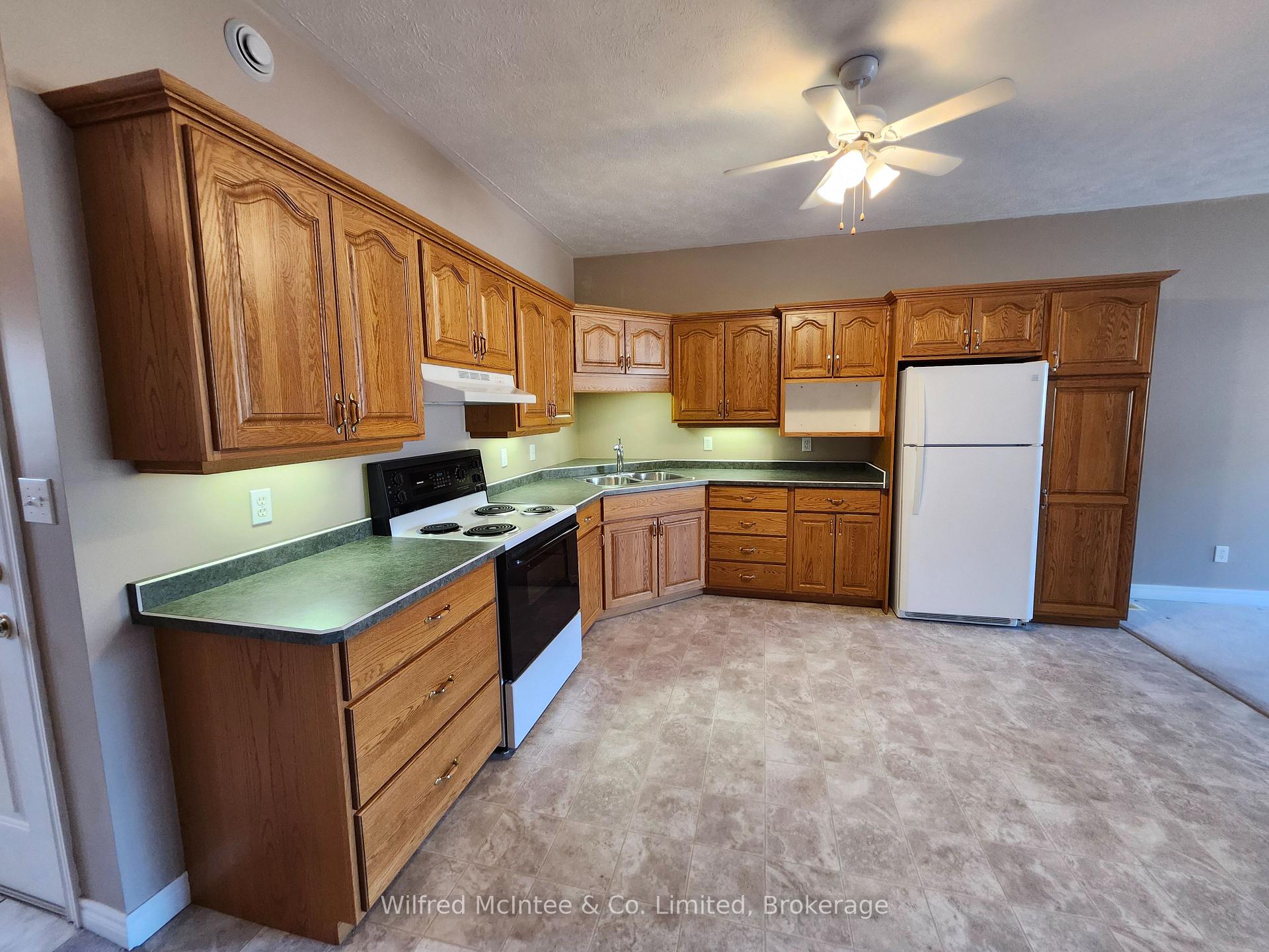 Photo 3 of 311 Martha Street, Goderich, Goderich (Town) — HOMEH