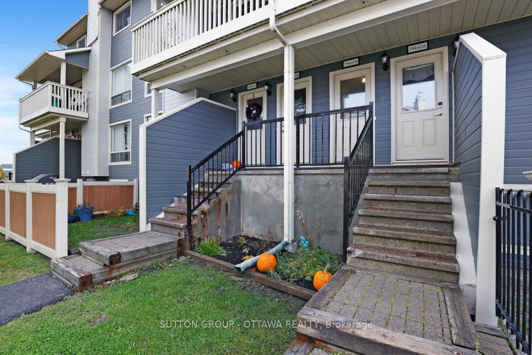 Photo 4 of Unit 62B, 794 St. Andre Drive, Ottawa, Hiawatha Park/Convent Glen — HOMEH