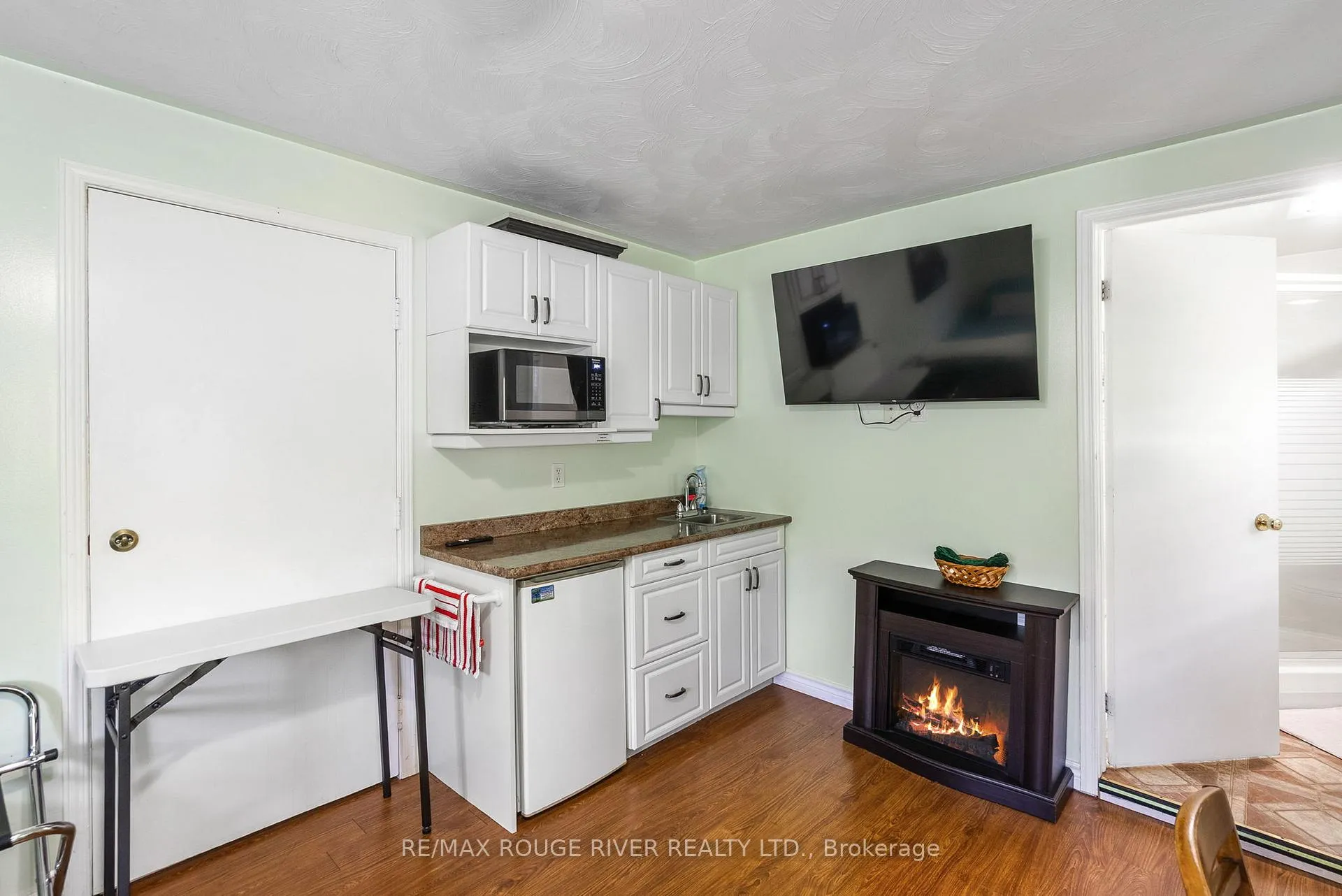 Photo 36 of 810 Canal Road, Douro-Dummer — HOMEH