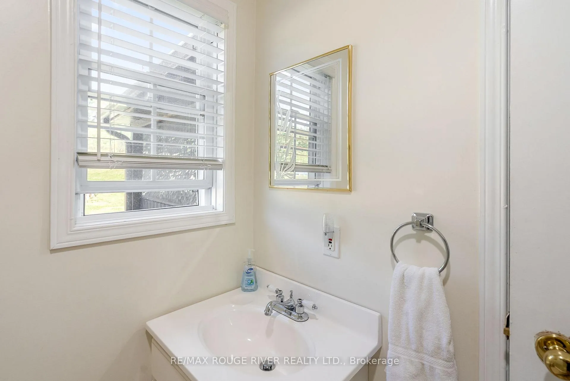 Photo 37 of 810 Canal Road, Douro-Dummer — HOMEH
