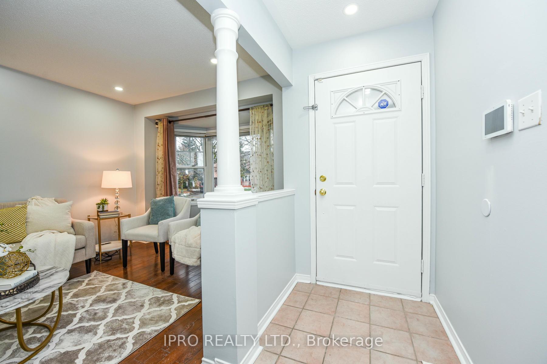 Photo 3 of 22 Desert Sand Drive, Brampton, Sandringham-Wellington — HOMEH