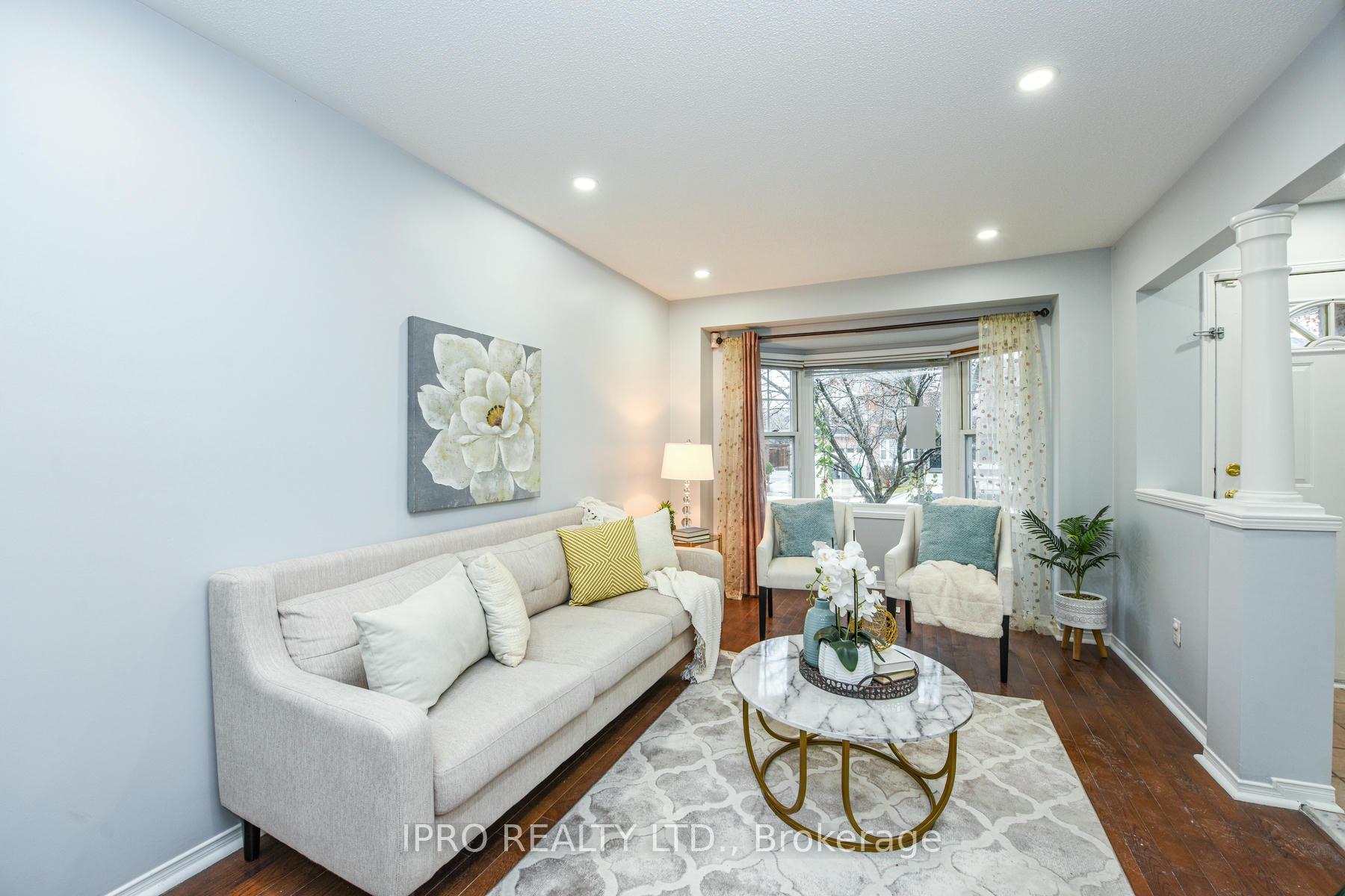 Photo 4 of 22 Desert Sand Drive, Brampton, Sandringham-Wellington — HOMEH