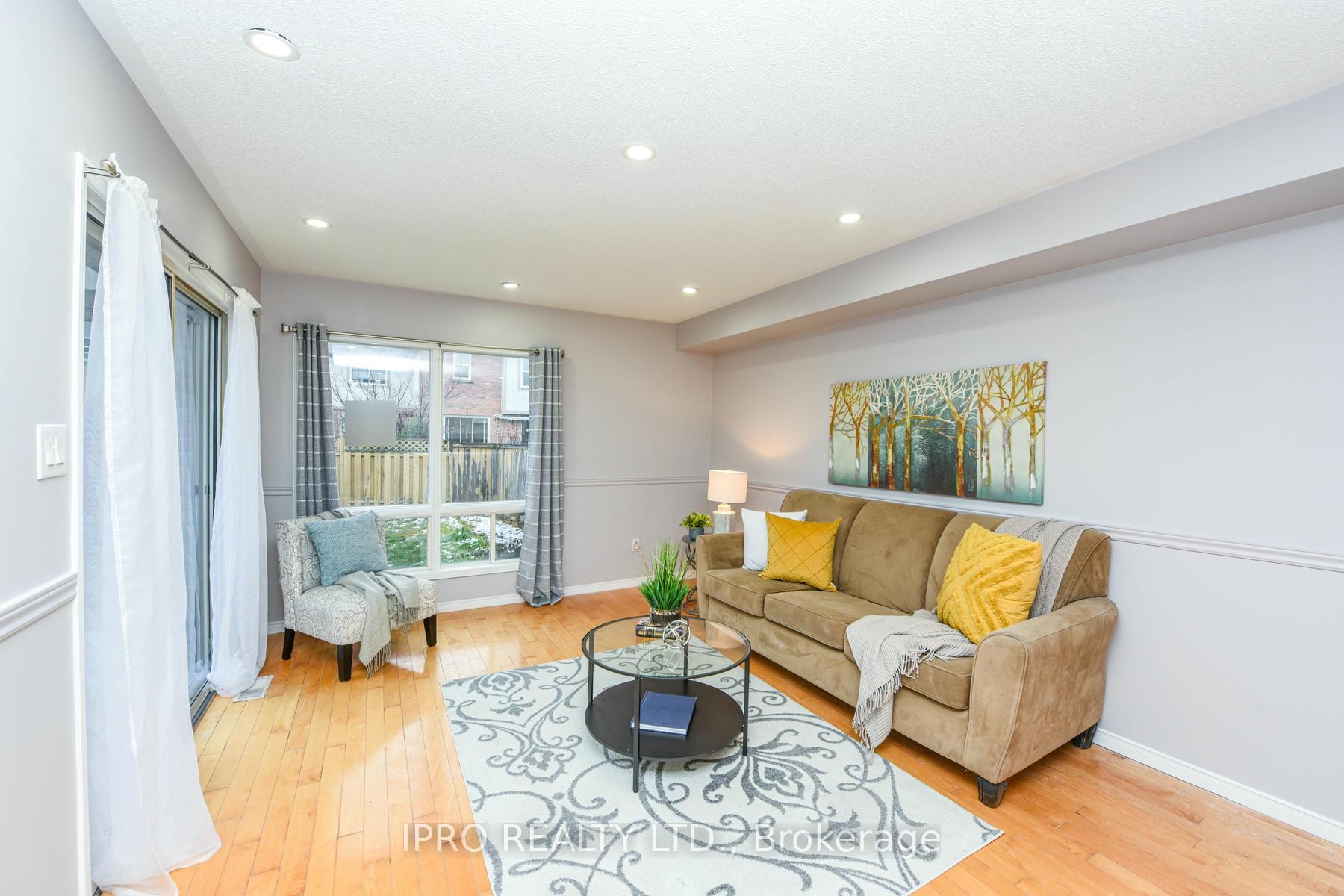 Photo 26 of 22 Desert Sand Drive, Brampton, Sandringham-Wellington — HOMEH