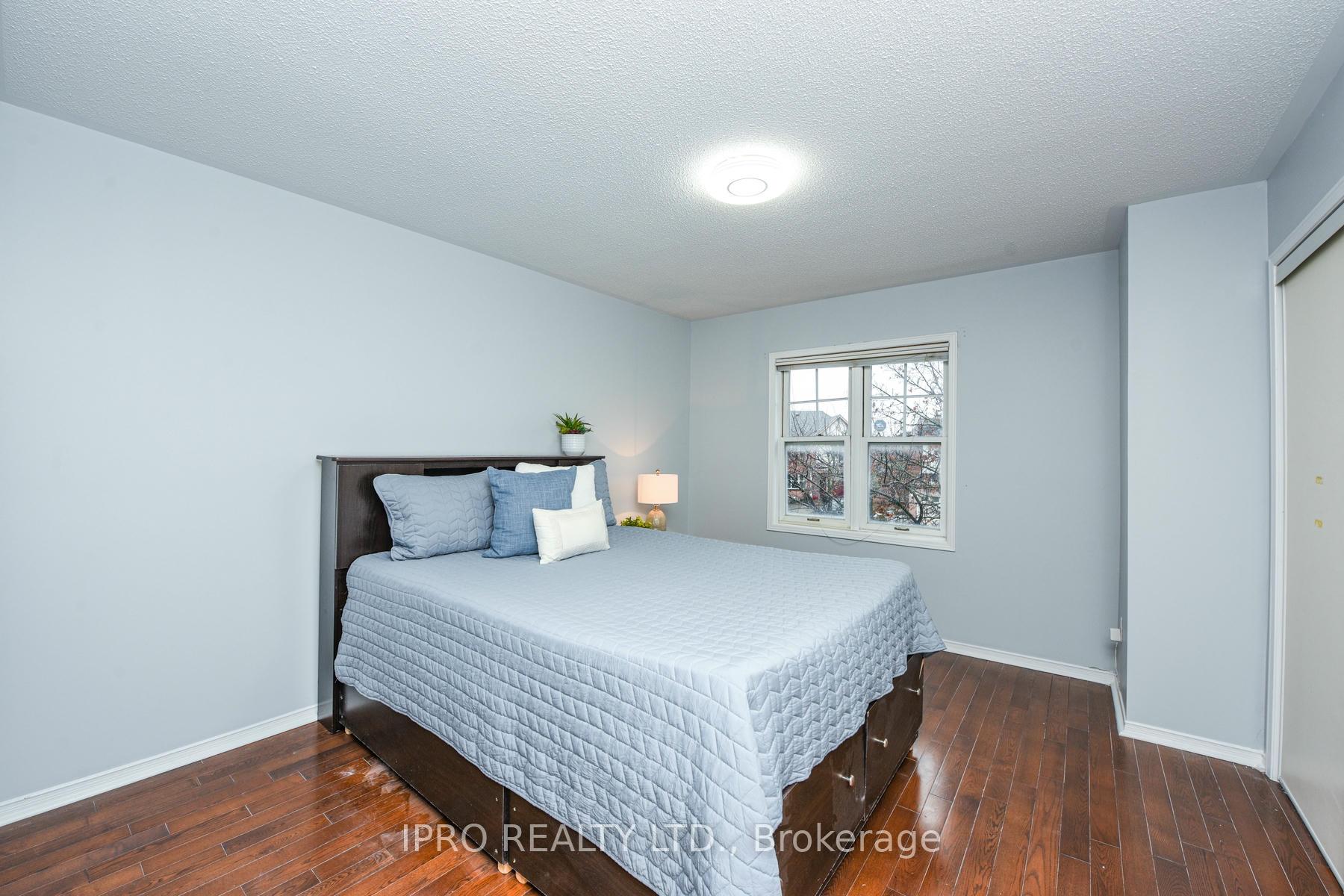 Photo 9 of 22 Desert Sand Drive, Brampton, Sandringham-Wellington — HOMEH