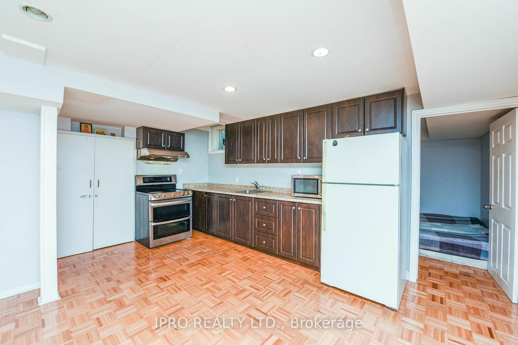 Photo 15 of 22 Desert Sand Drive, Brampton, Sandringham-Wellington — HOMEH