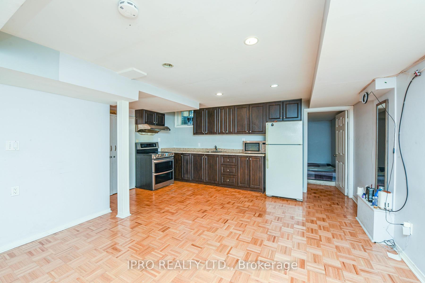 Photo 23 of 22 Desert Sand Drive, Brampton, Sandringham-Wellington — HOMEH